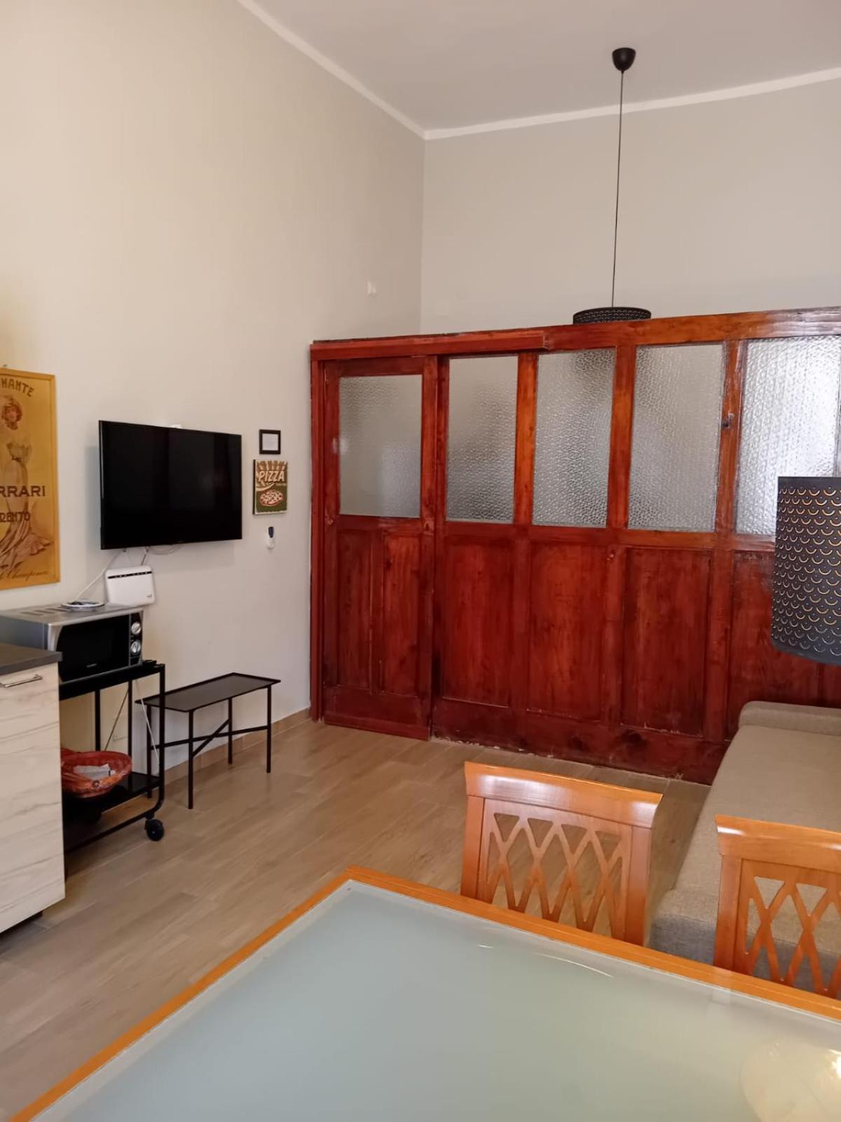 Domus Passpartenope, Apartment *