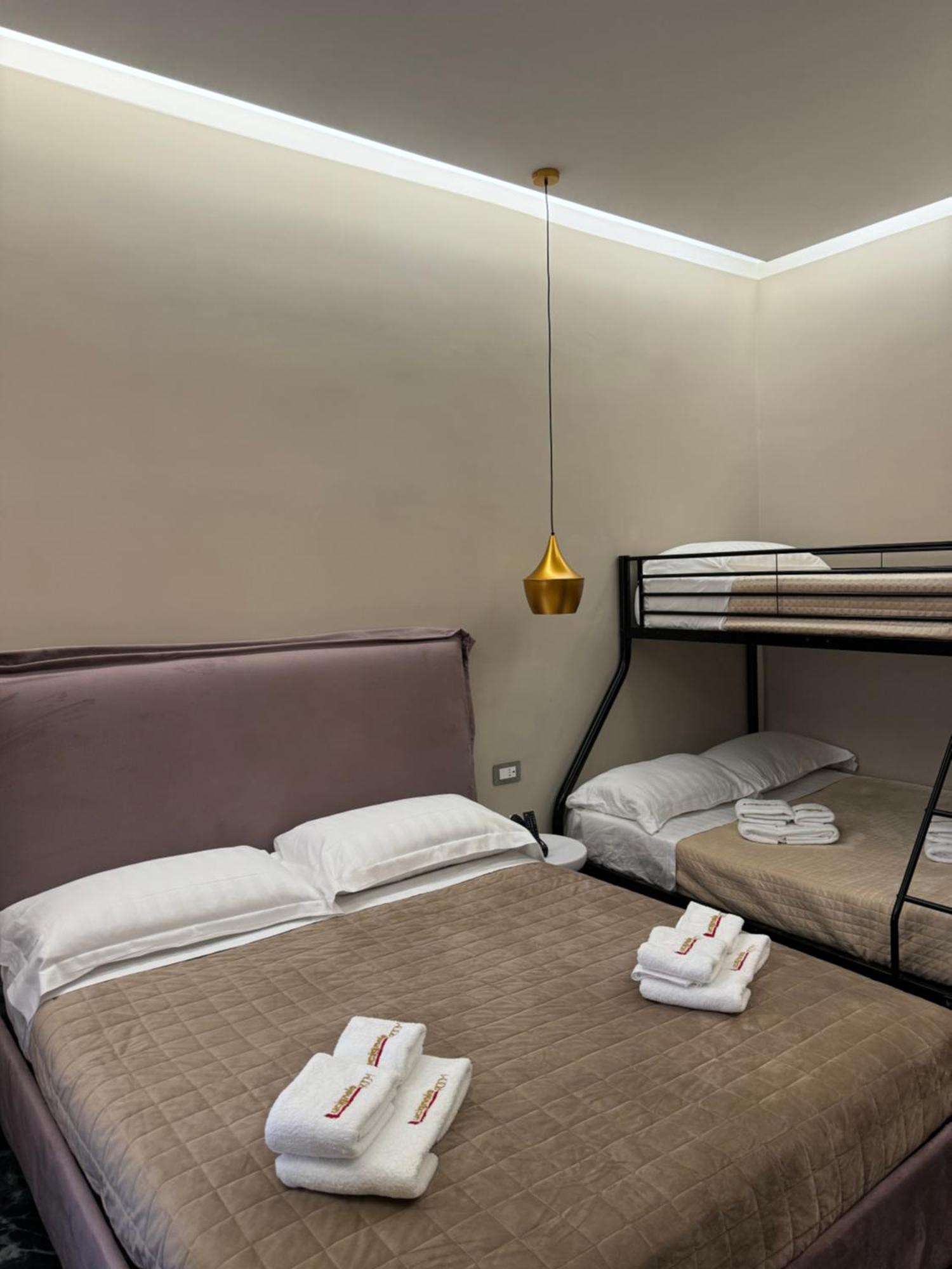 Guest house Lucignoloroom Stazione Naples
