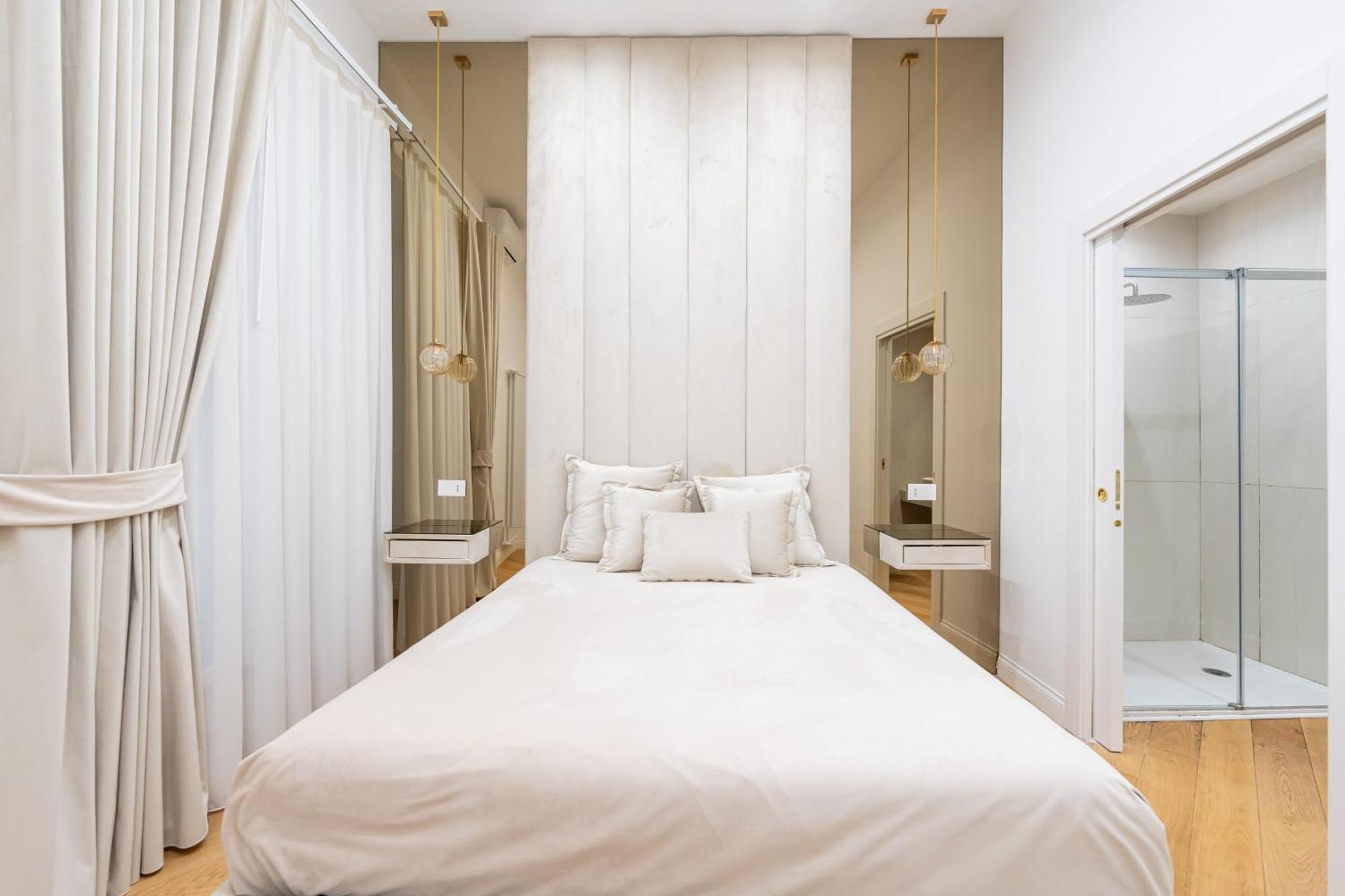 Apartment Aristocrat Chiaia Bridge Naples