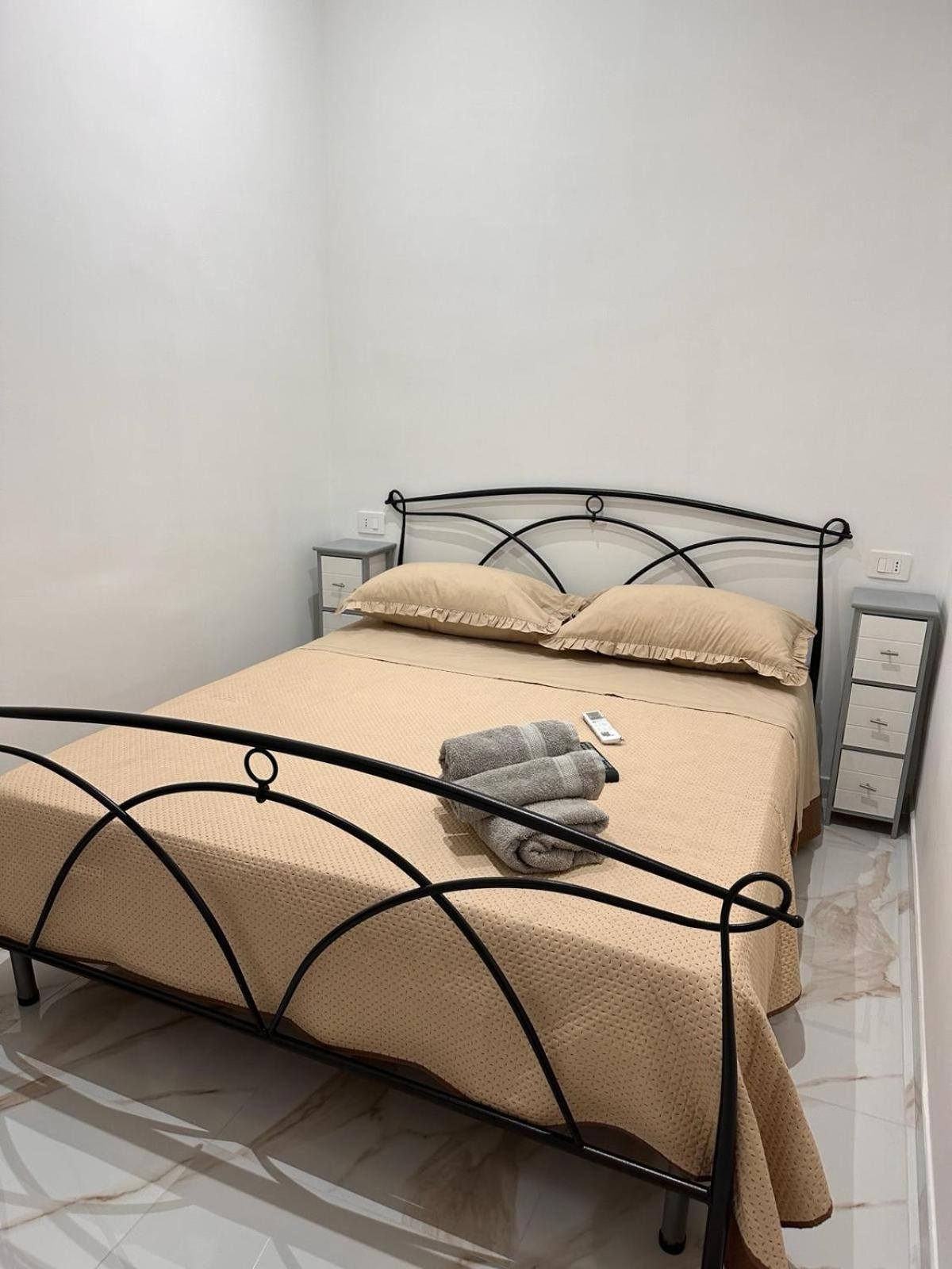 Vincent House * Naples