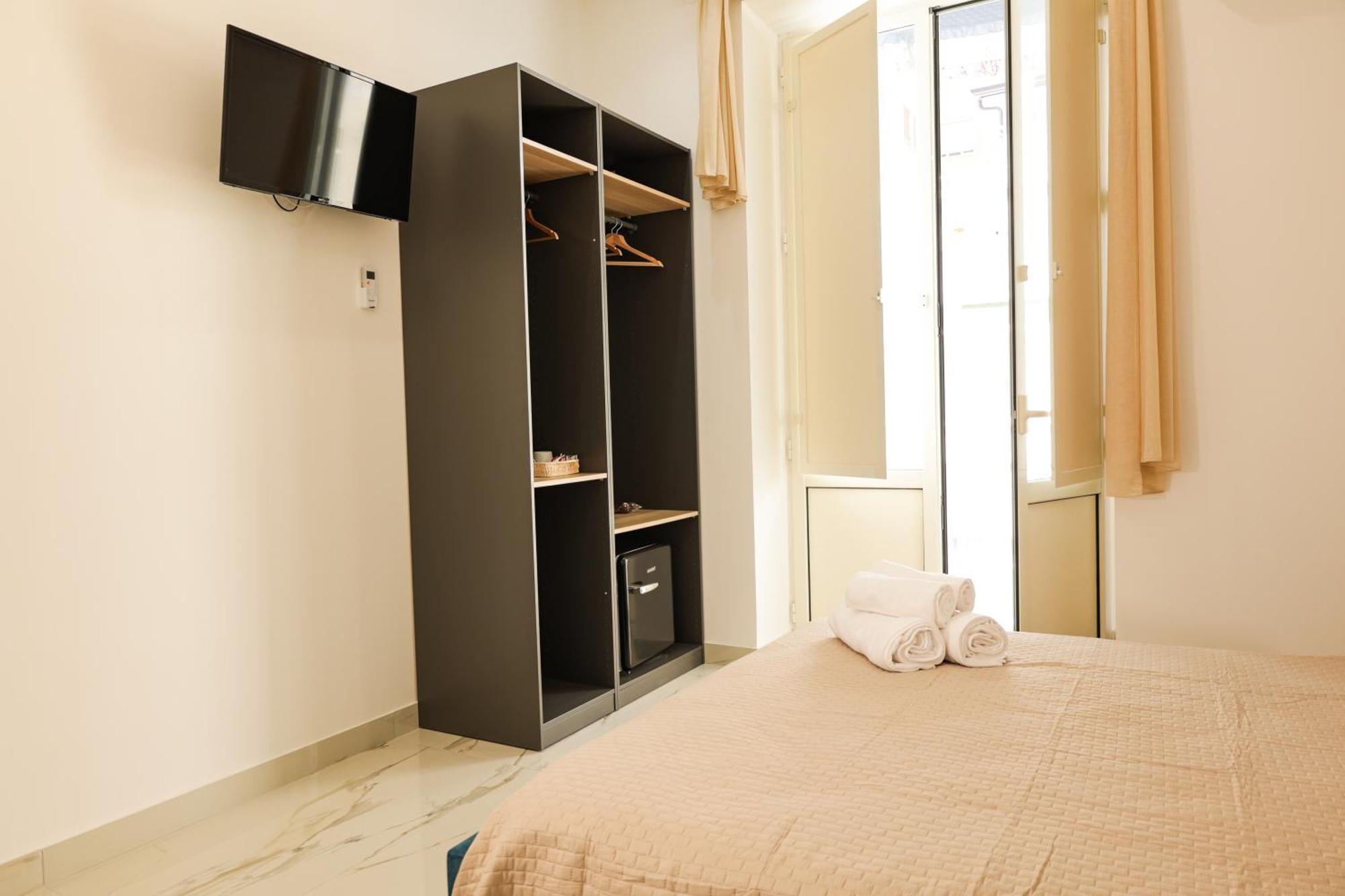 Station Guest house *