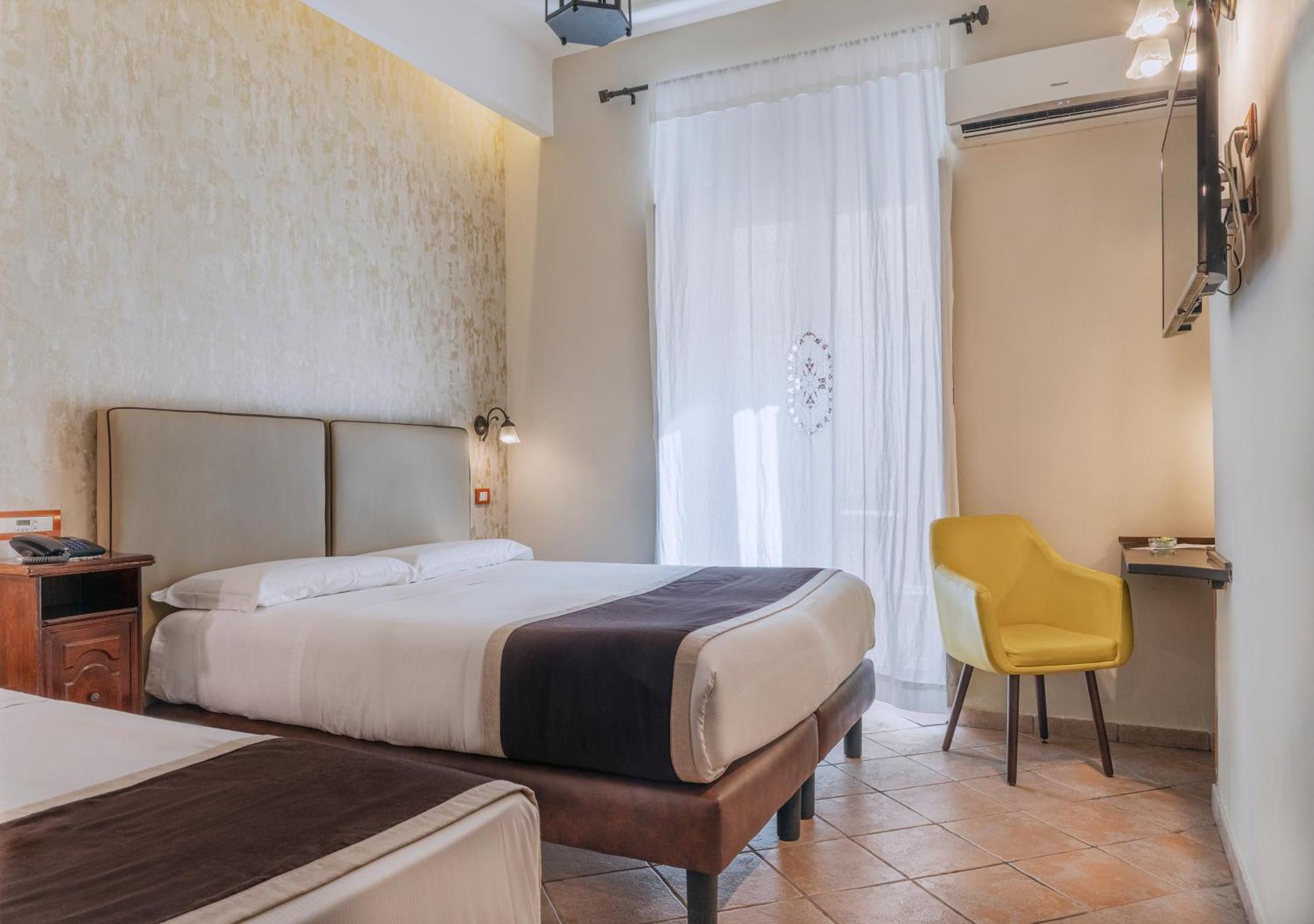 Il Convento 3* Naples