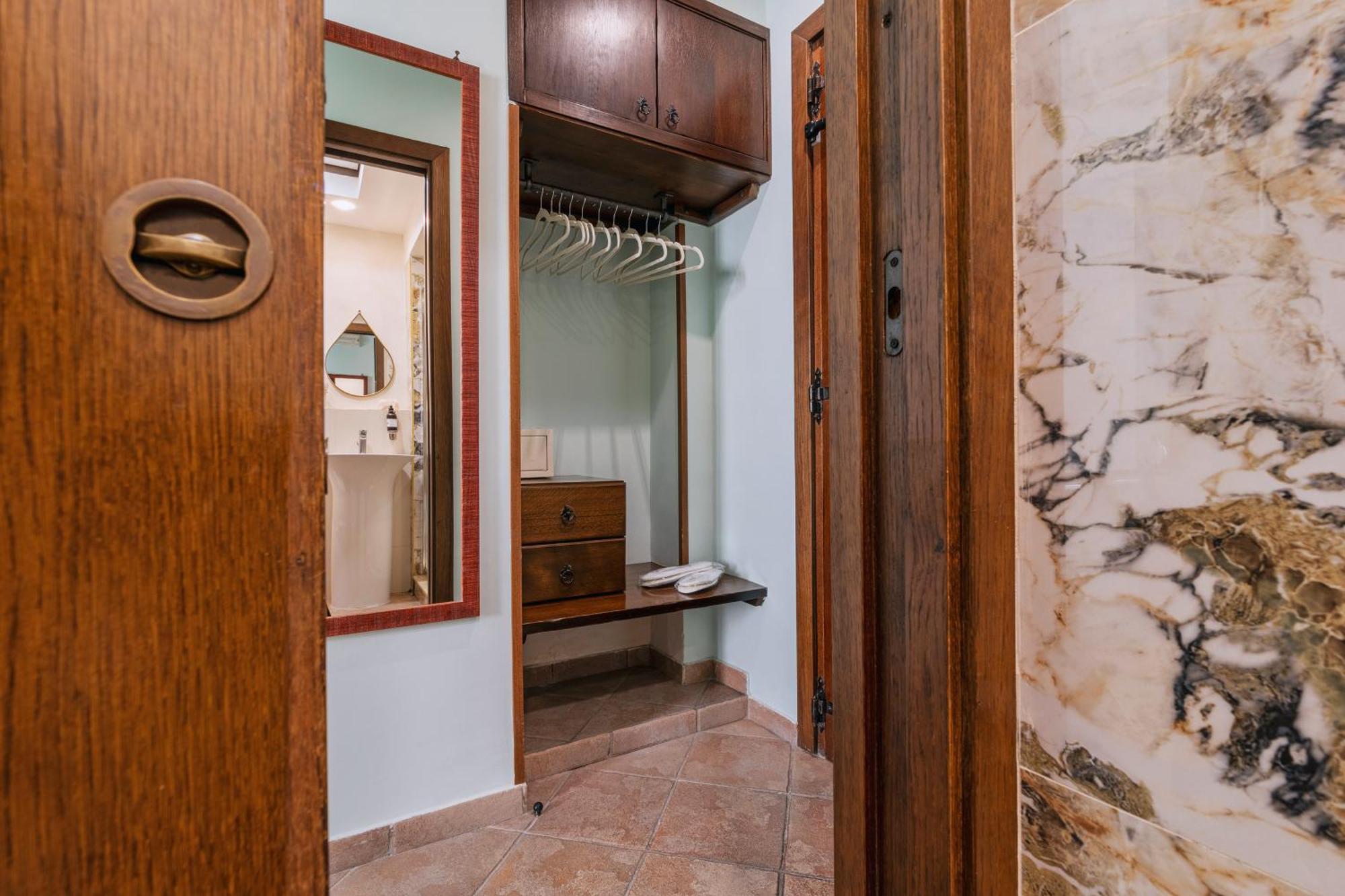 Il Convento 3* Naples