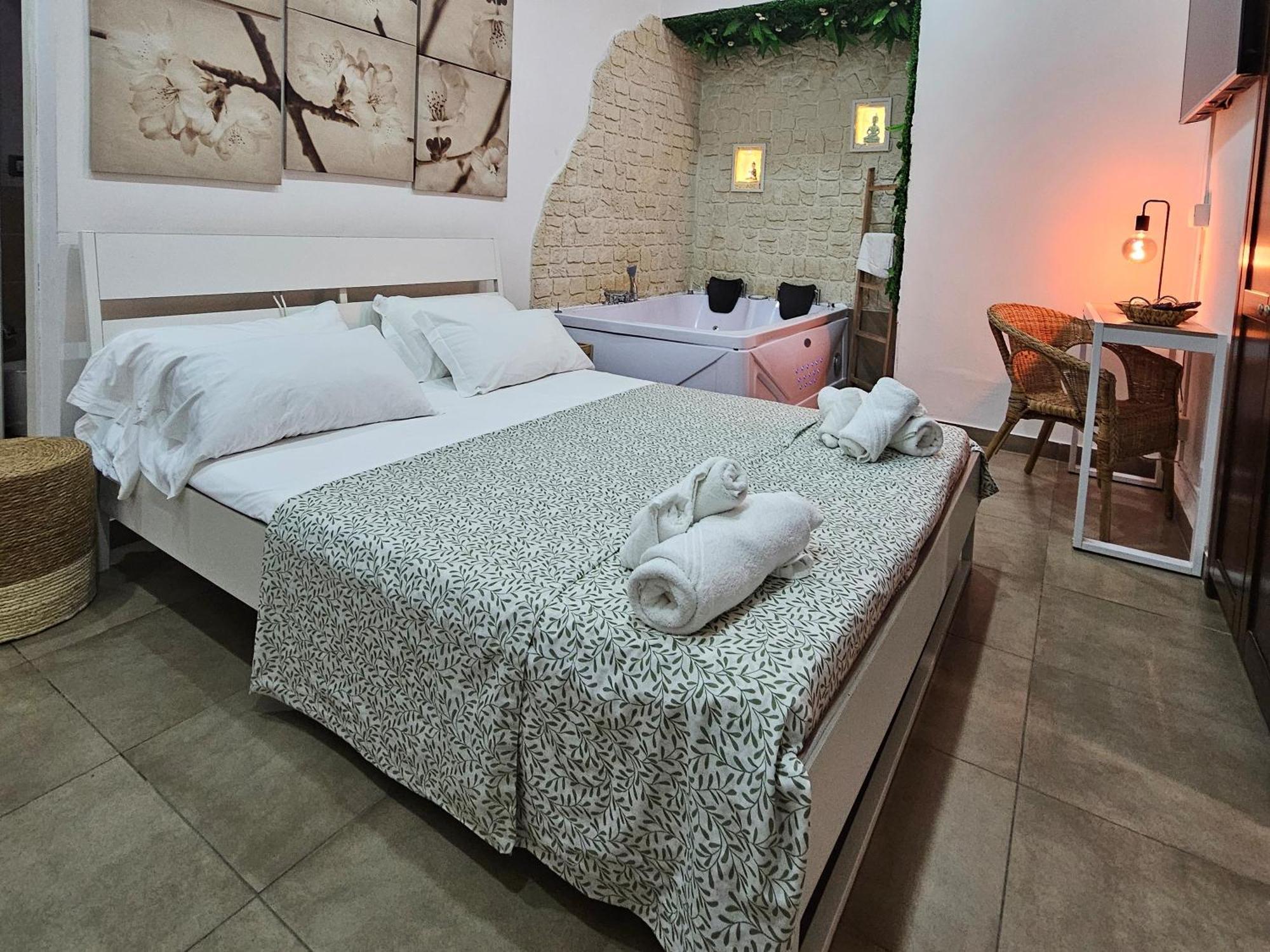 Guest house Room&jacuzzi