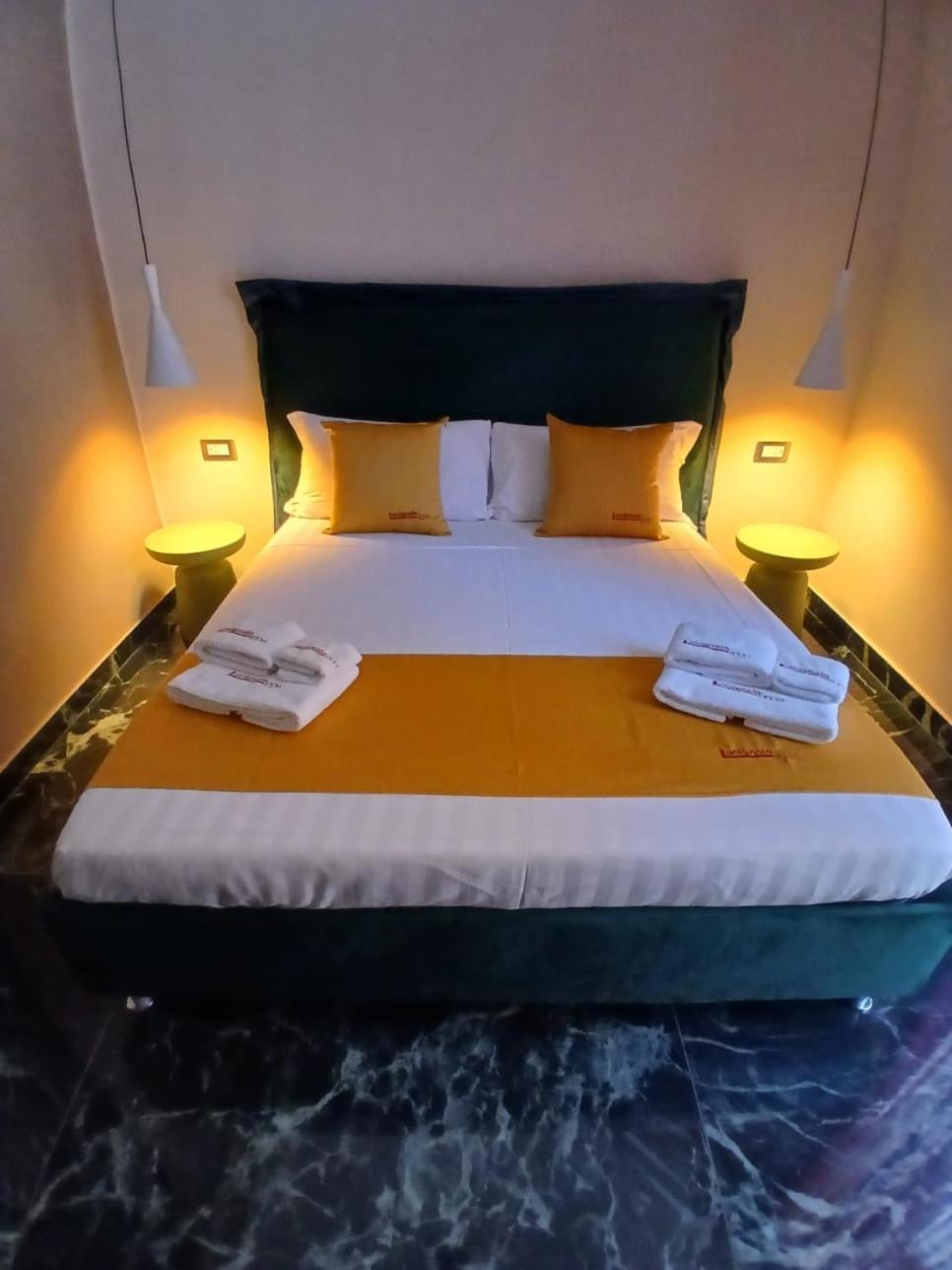 Lucignoloroom Stazione * Naples