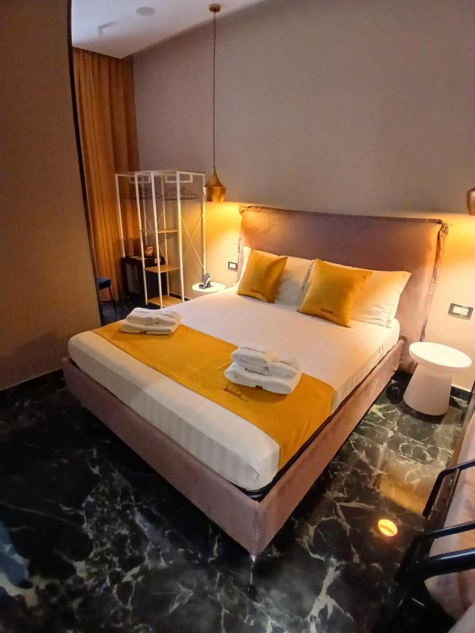 Lucignoloroom Stazione Guest house Naples