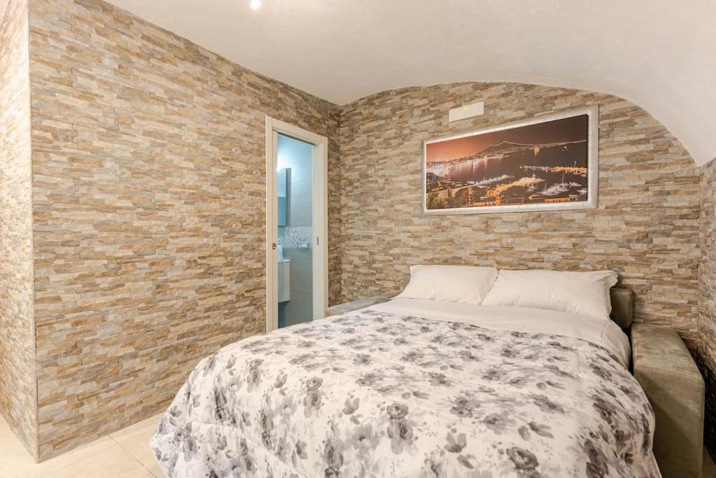 Noble Loft In Historical Building - 800m Subway Naples