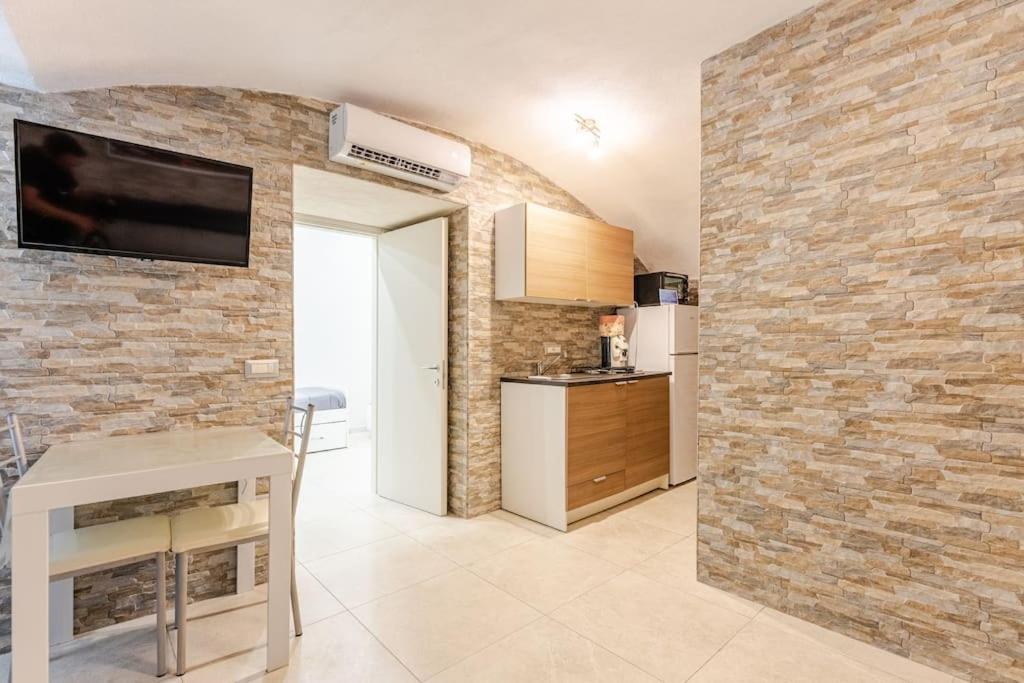 Noble Loft In Historical Building - 800m Subway