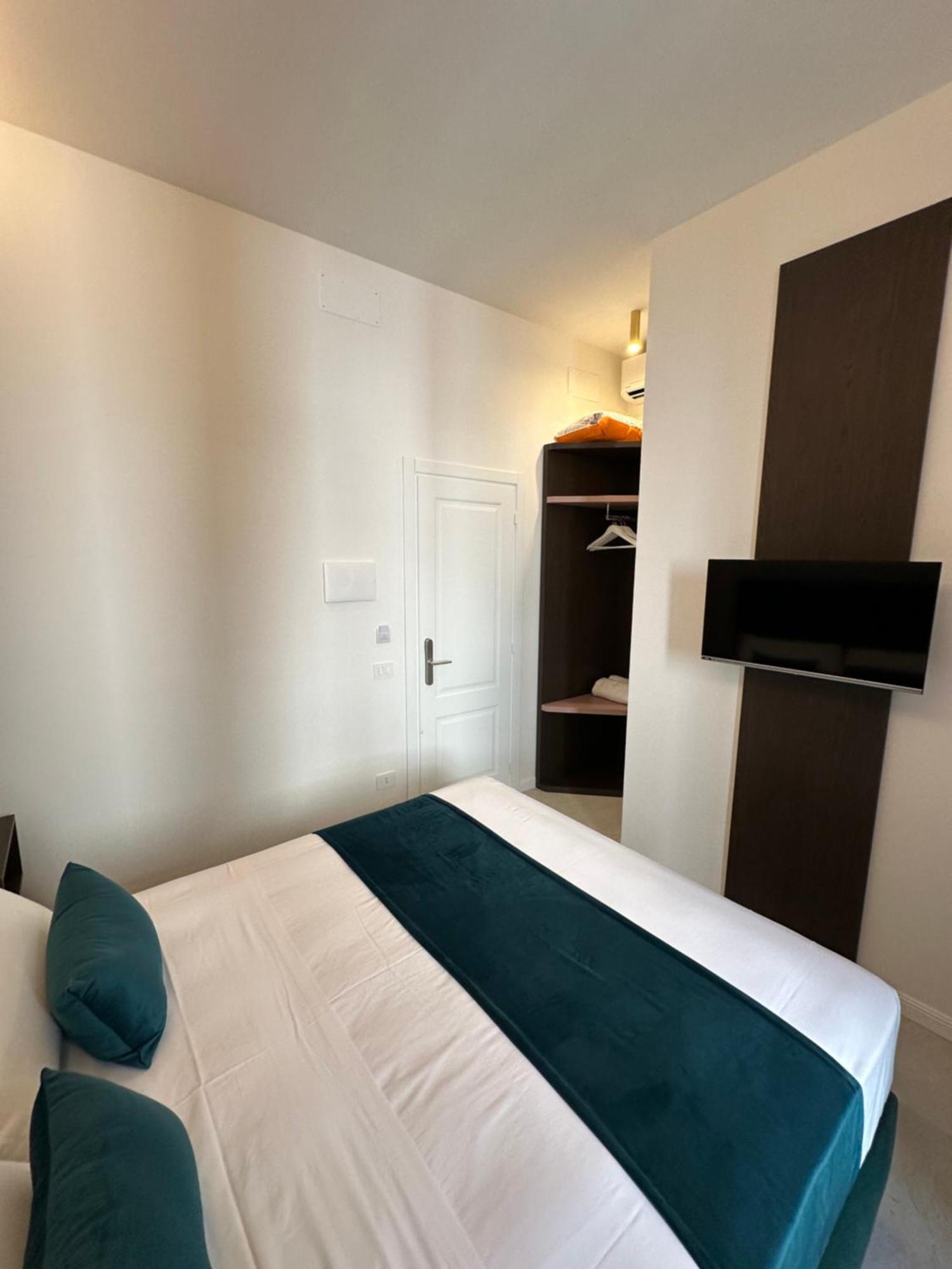 Aparthotel Hotiday Collection - Museo Naples