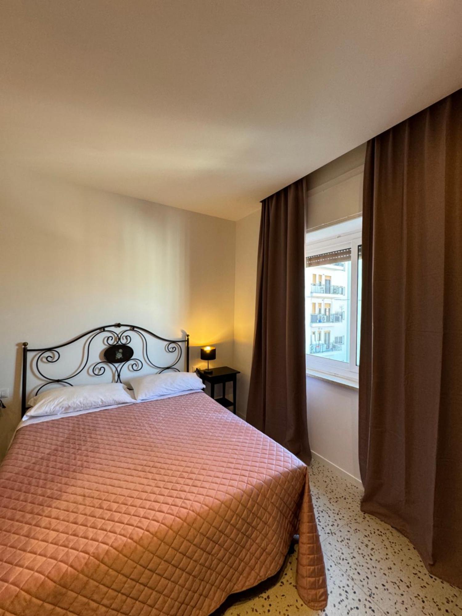 Art Flat Municipio Guest house Naples