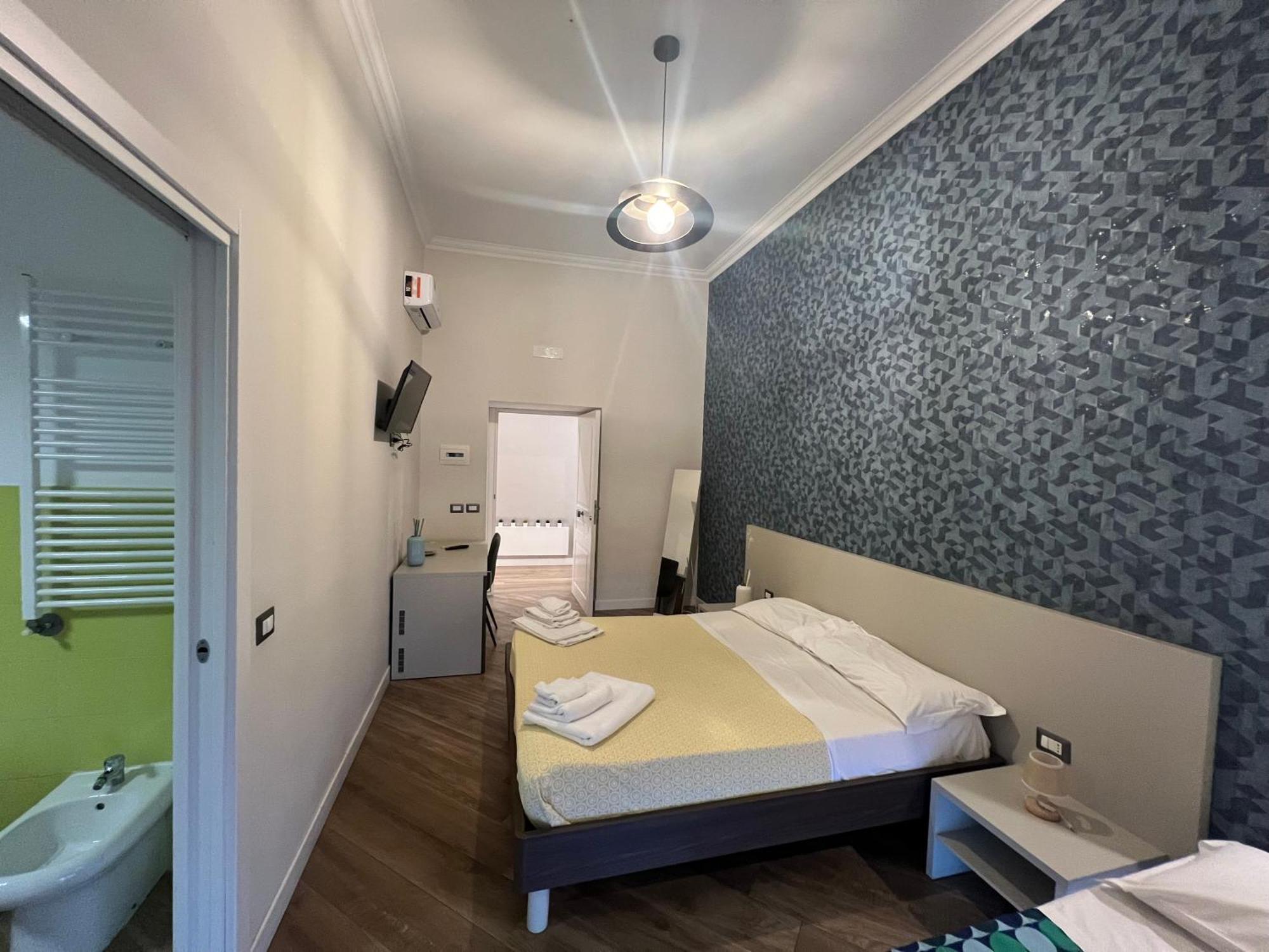 Garibaldi Guest house *