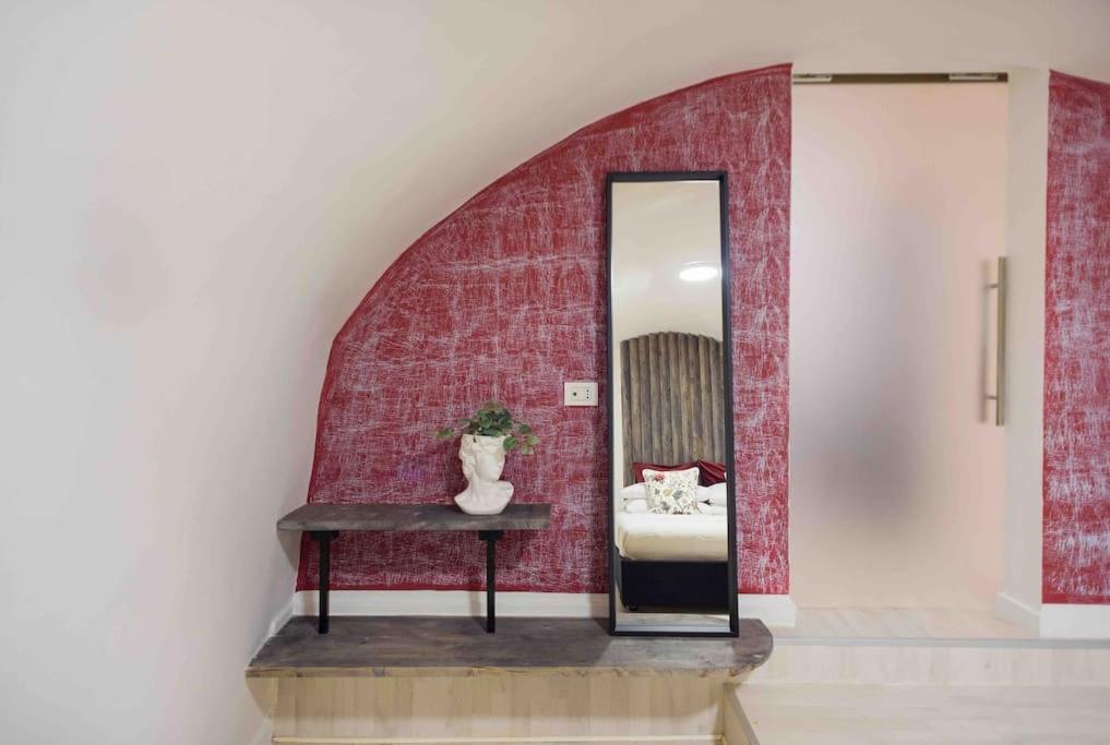 The Little House 6 - In The Heart Of Apartment