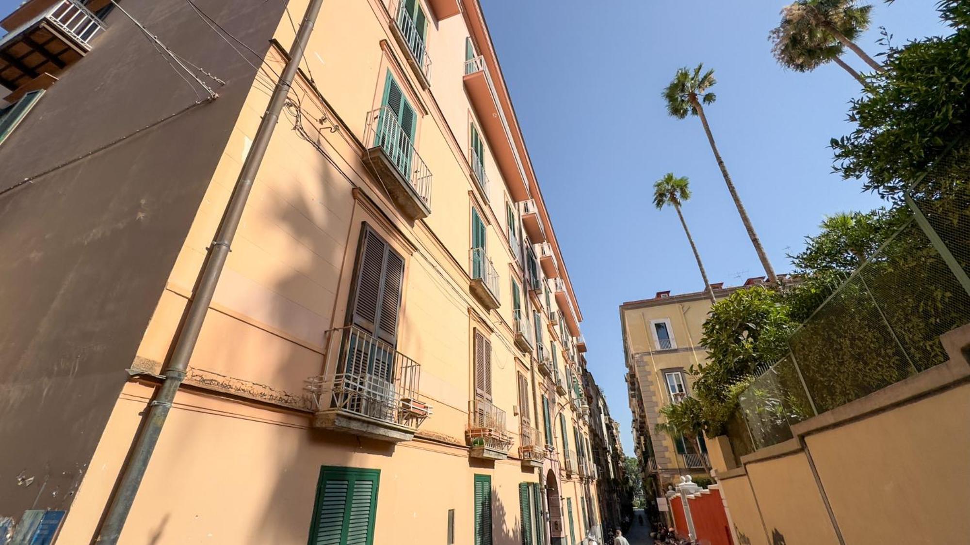 Don Vittorio A Chiaia Guest house Naples