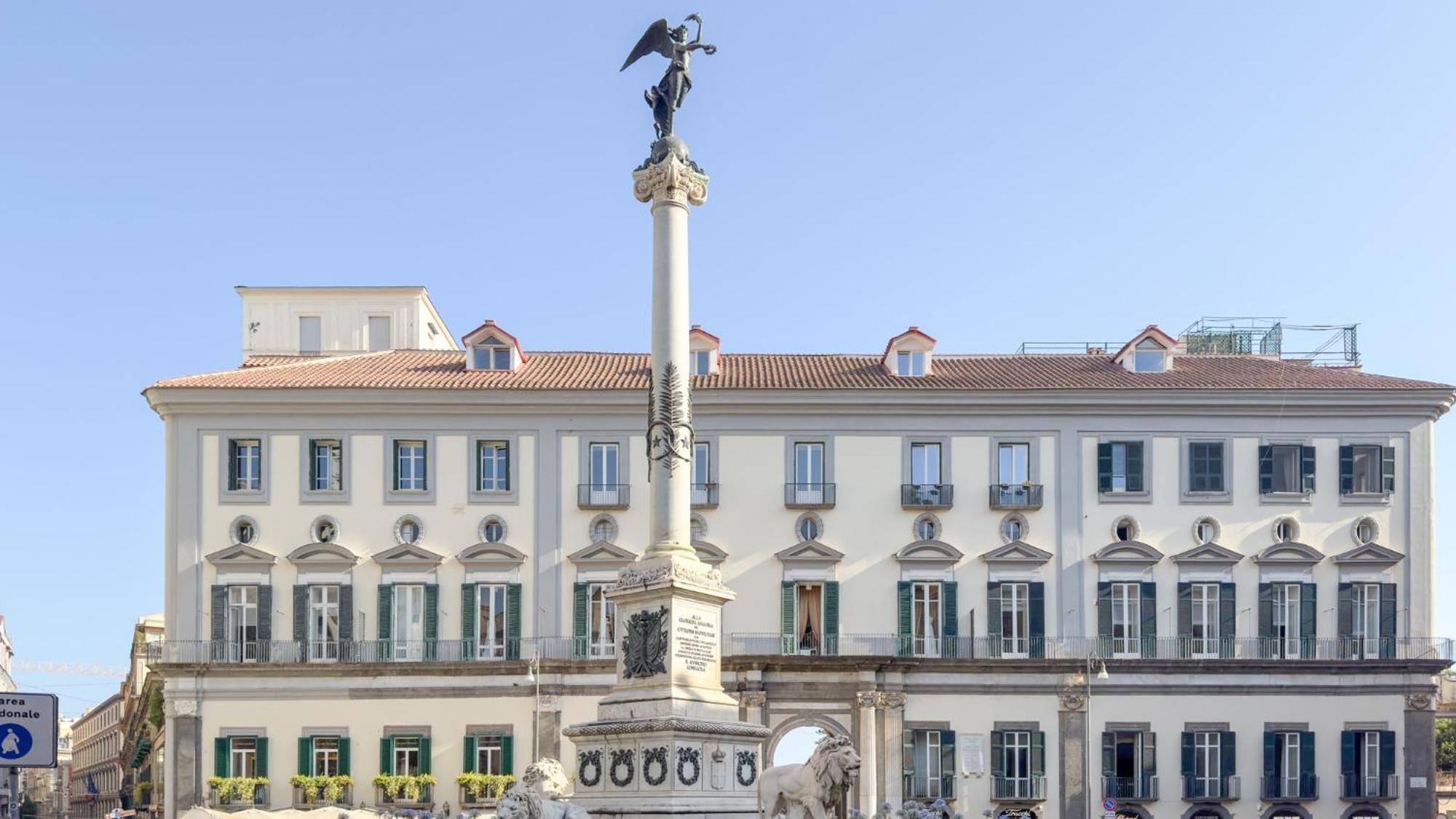Don Vittorio A Chiaia Guest house