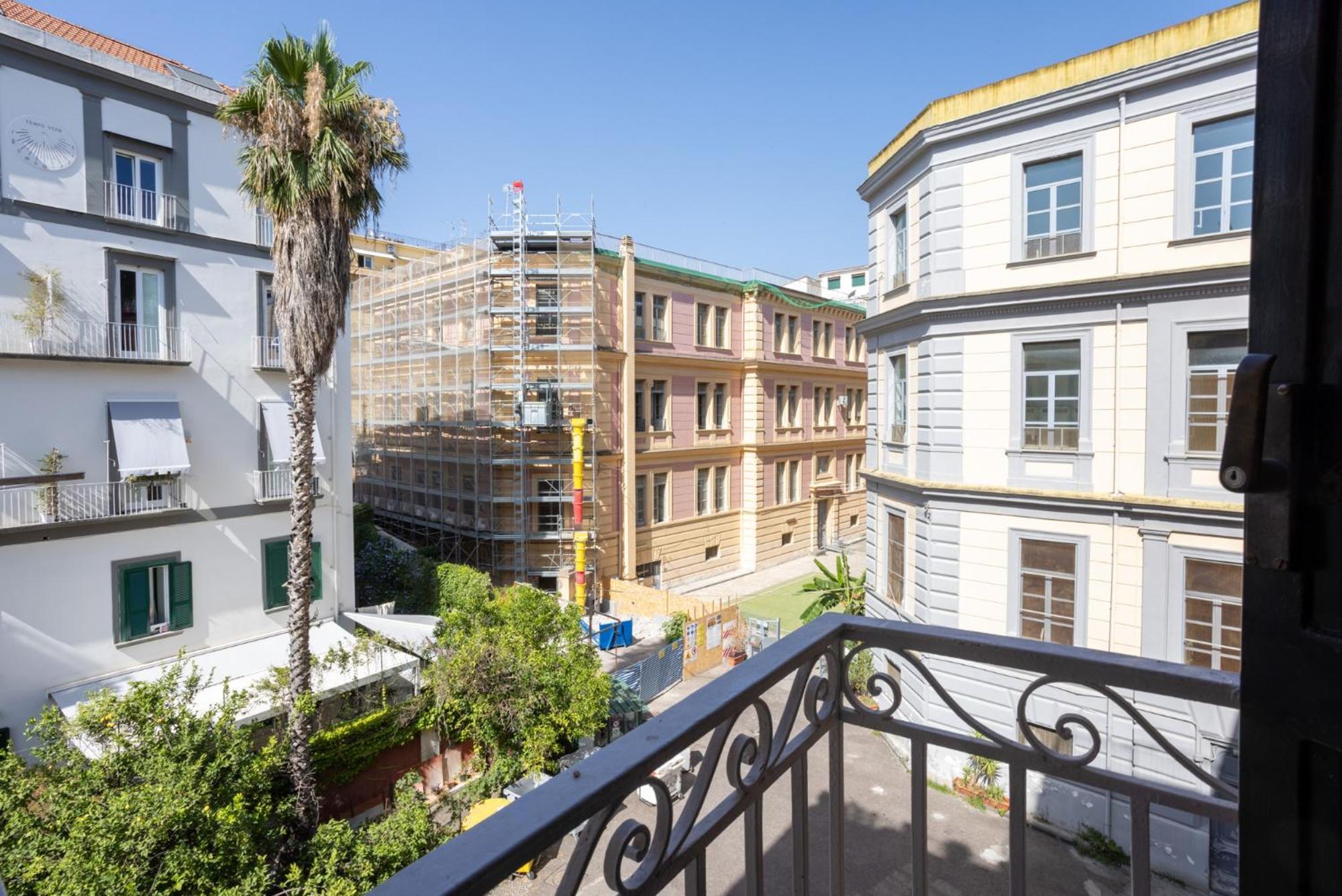 Don Vittorio A Chiaia Guest house