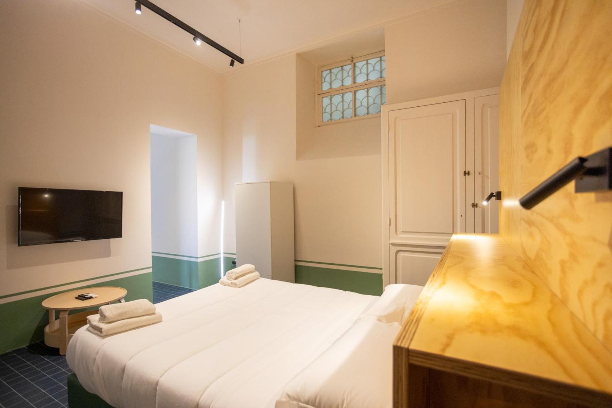 Don Vittorio A Chiaia Guest house *
