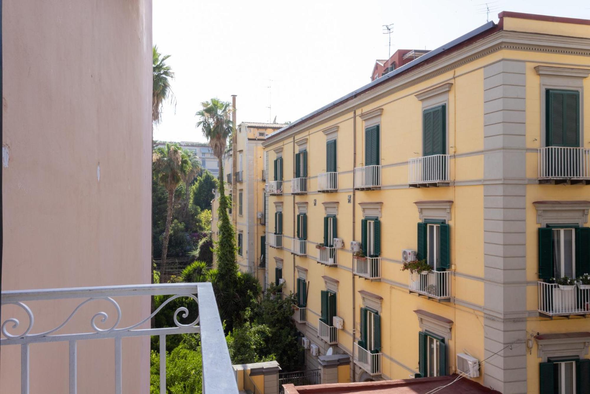 Don Vittorio A Chiaia *