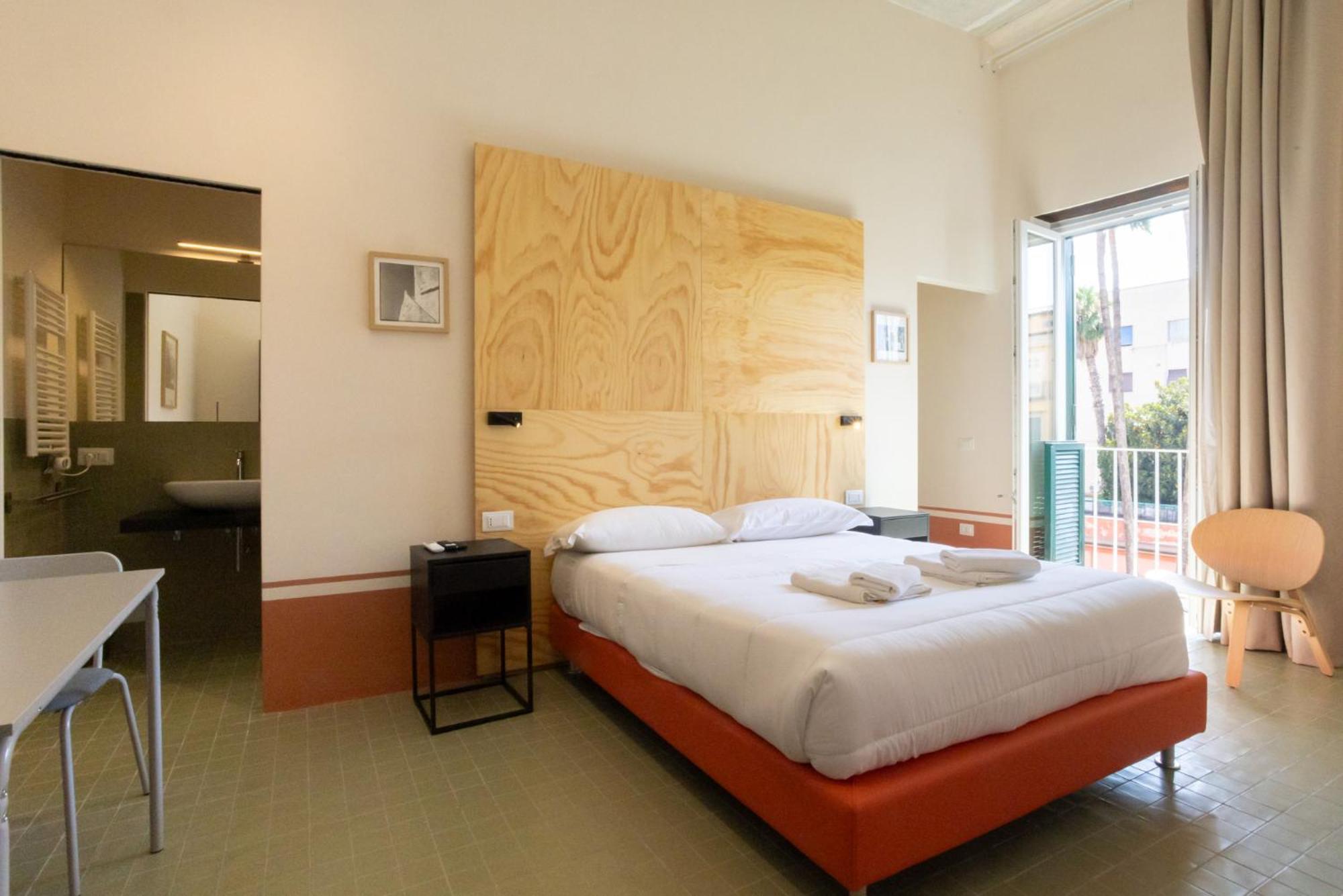 Don Vittorio A Chiaia Guest house Naples