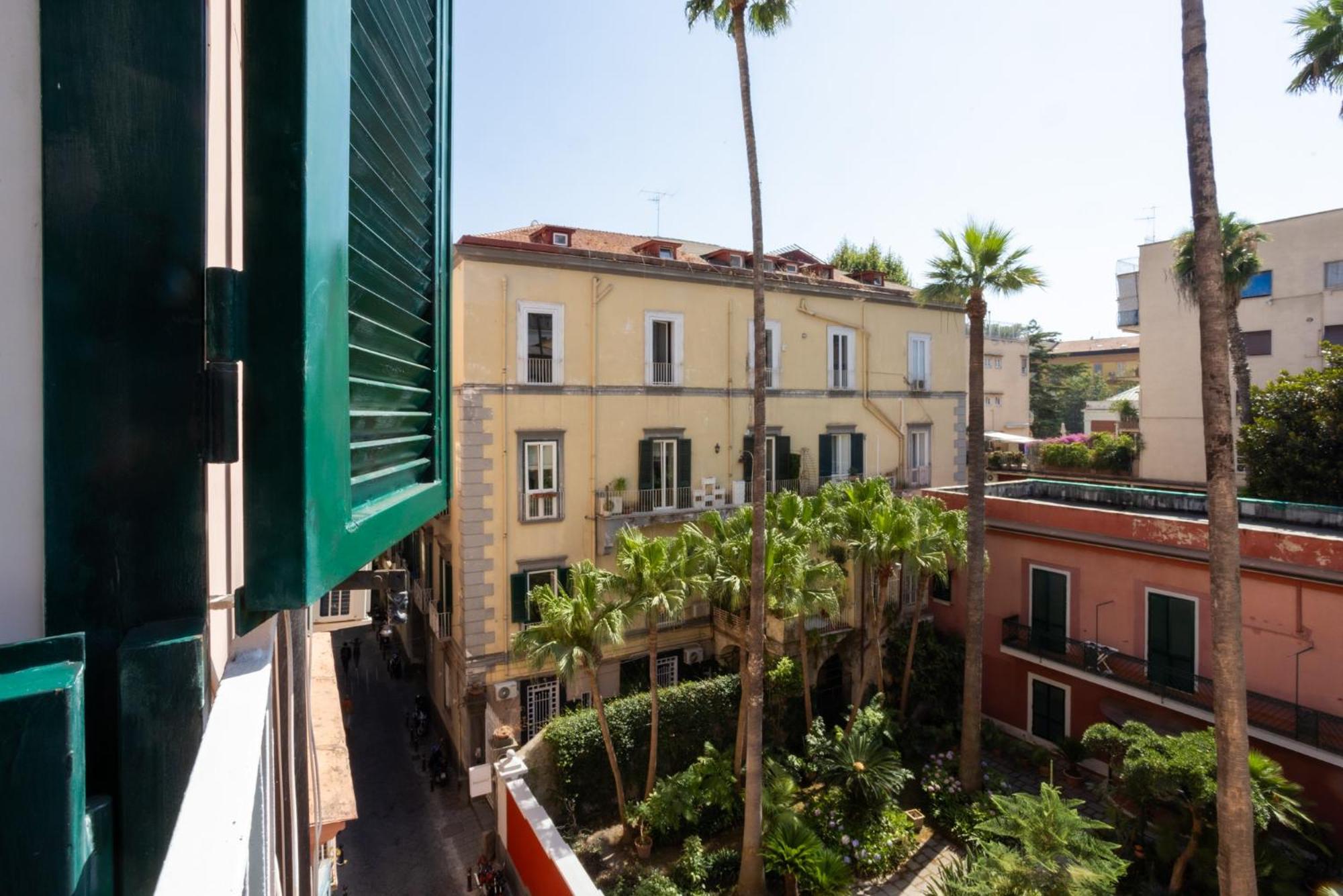 Don Vittorio A Chiaia * Naples