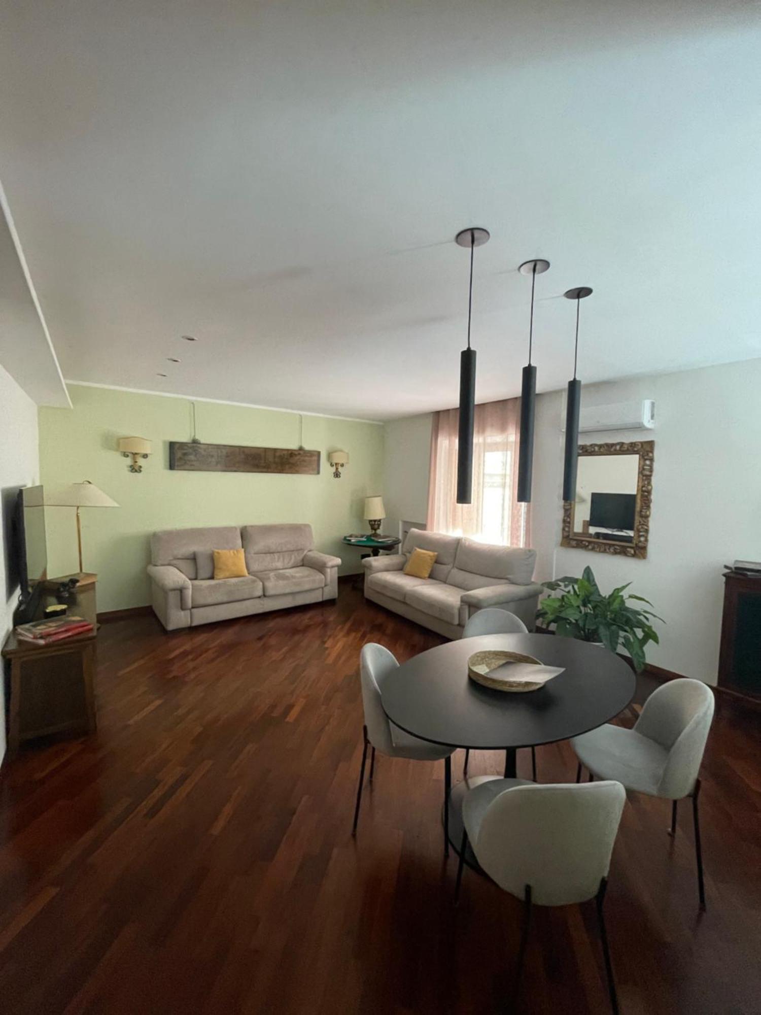 Re Gallo Luxury Plebiscito In Via Chiaia Apartment