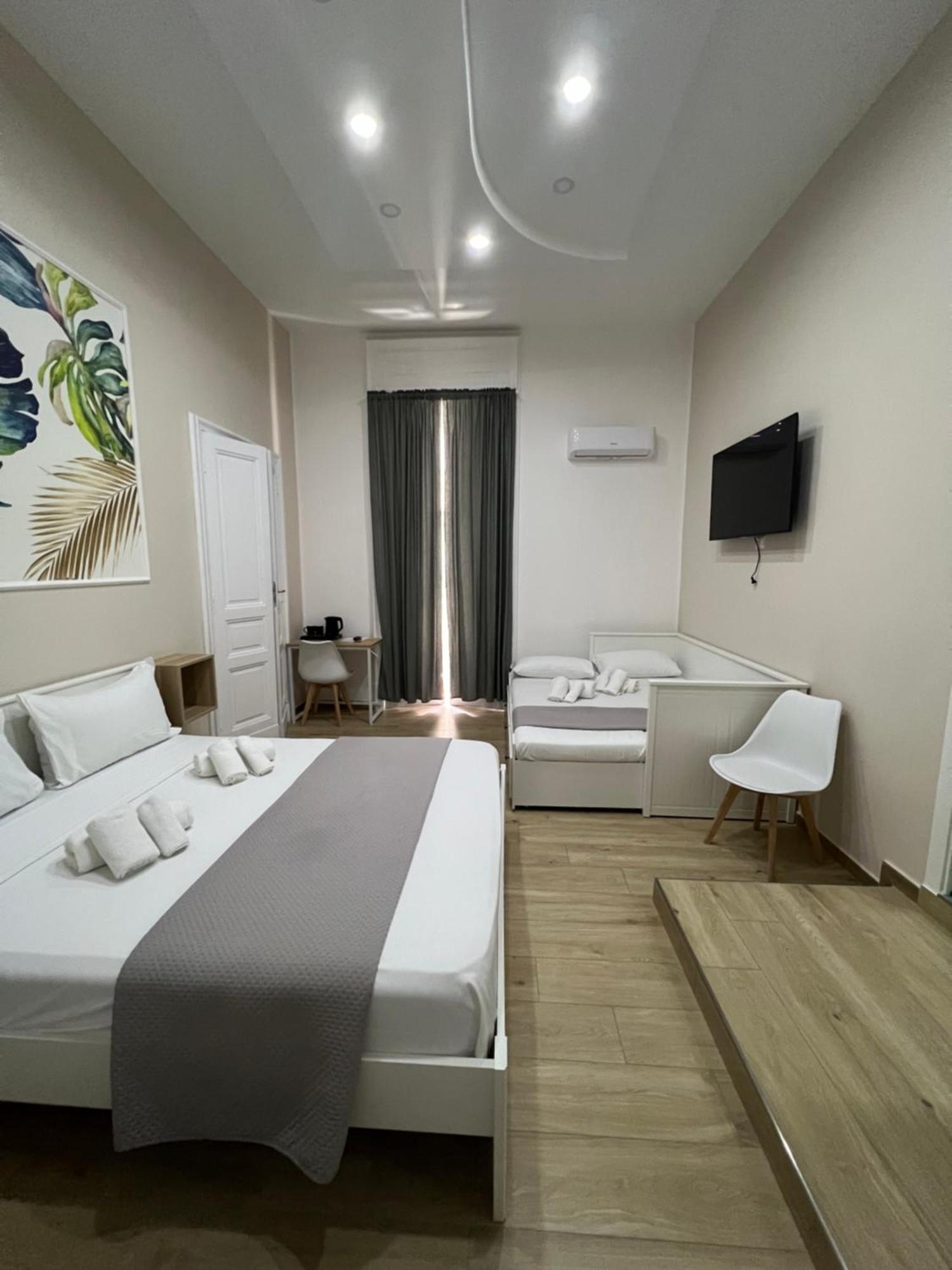 Vpm Train Station Guest house Naples