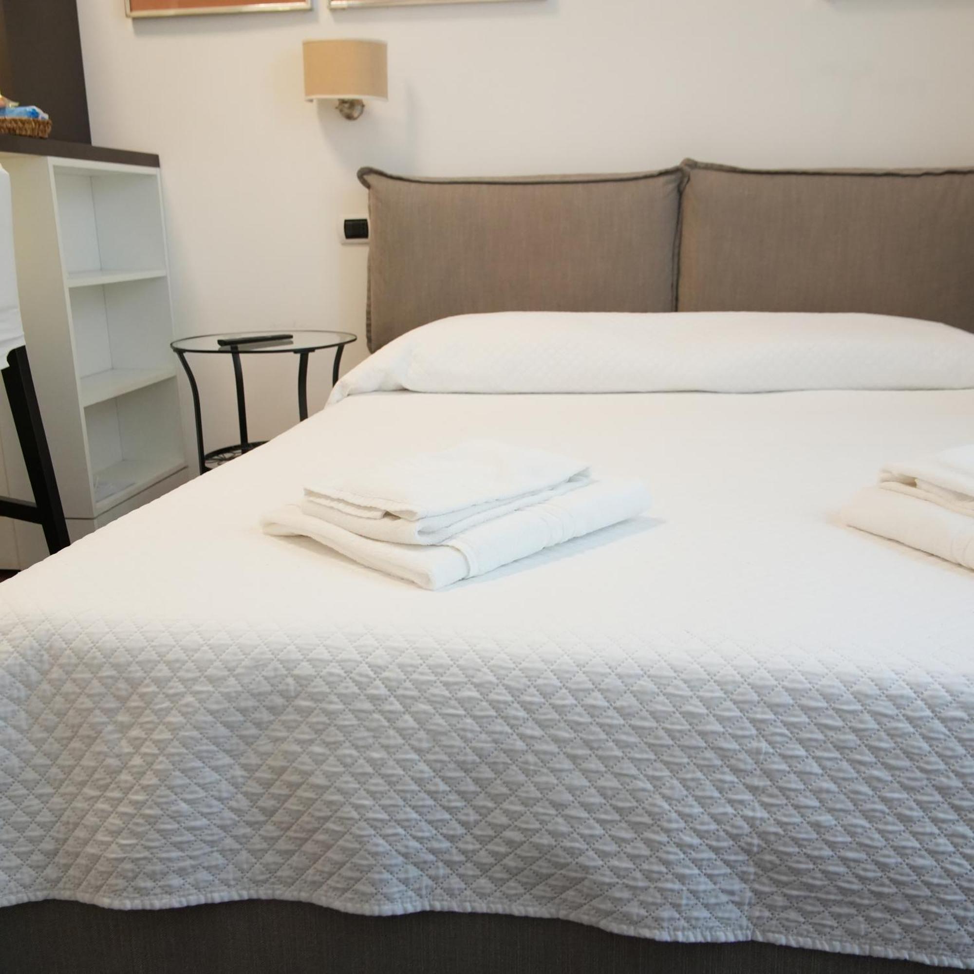 Luca Giordano 142 Bed & Breakfast *