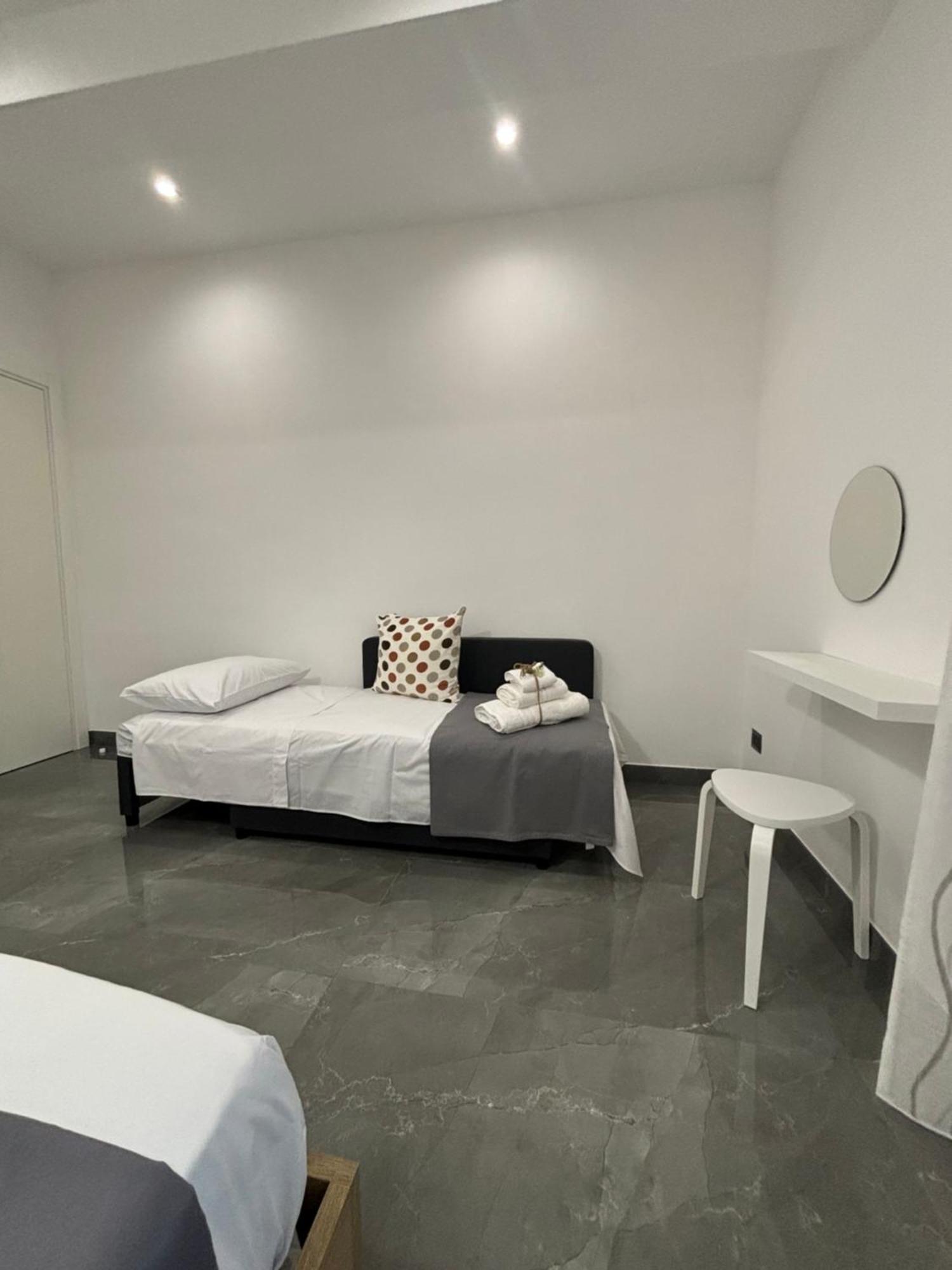 Louis Helen Apartment *