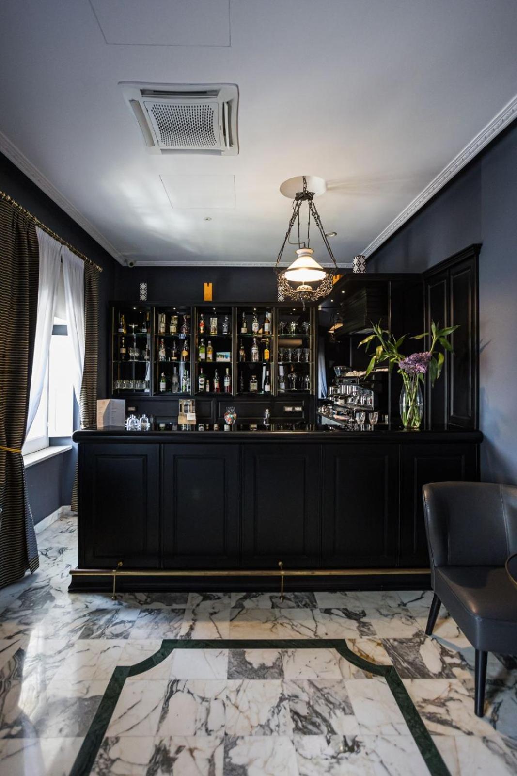 Boutique Metro 900 Hotel 4*