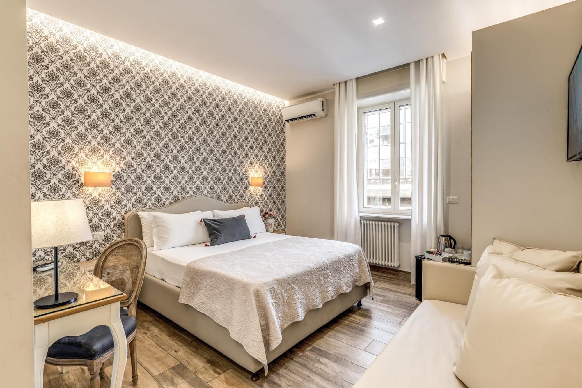 E Caffe Deluxe Bed & Breakfast Naples