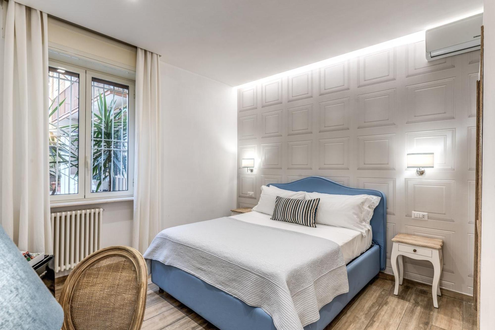 E Caffe Deluxe Bed & Breakfast Naples