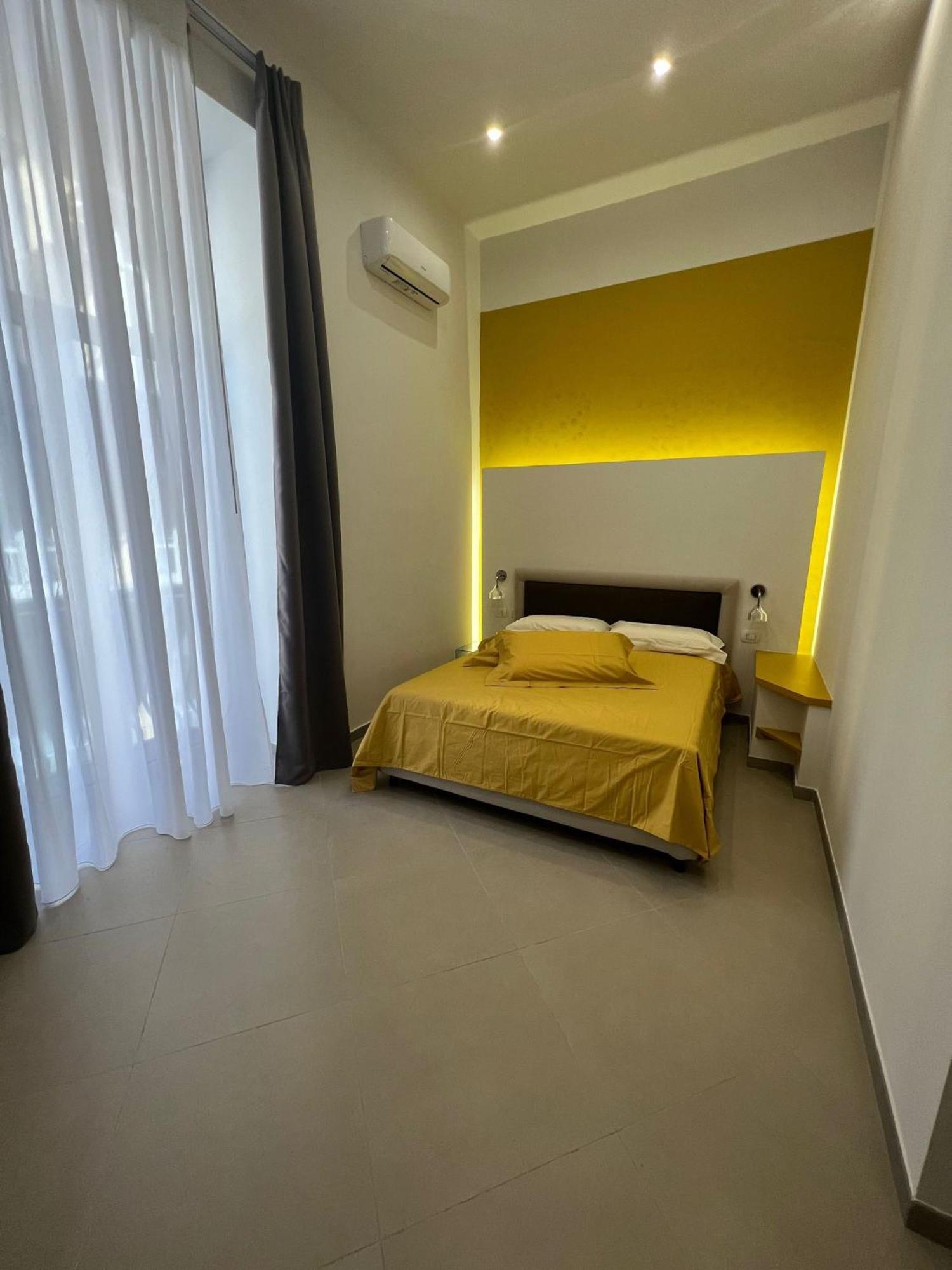 Guest house Dimora Chiaia 209 Naples