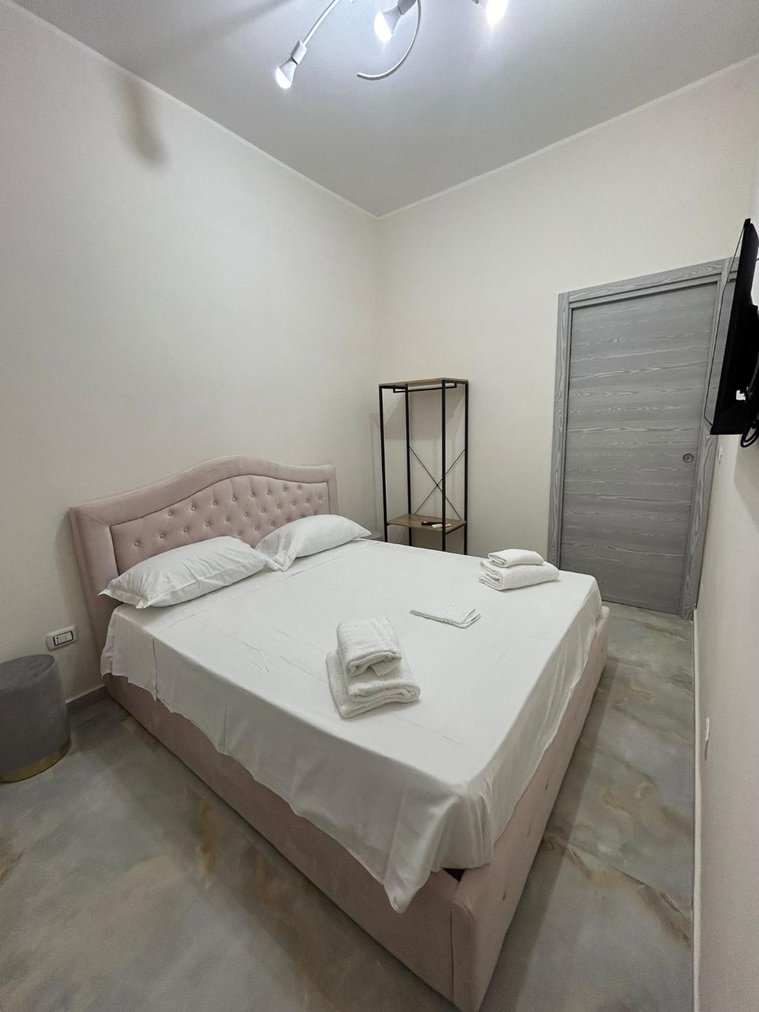 Valentino House Vico Mattonelle 48 Naples