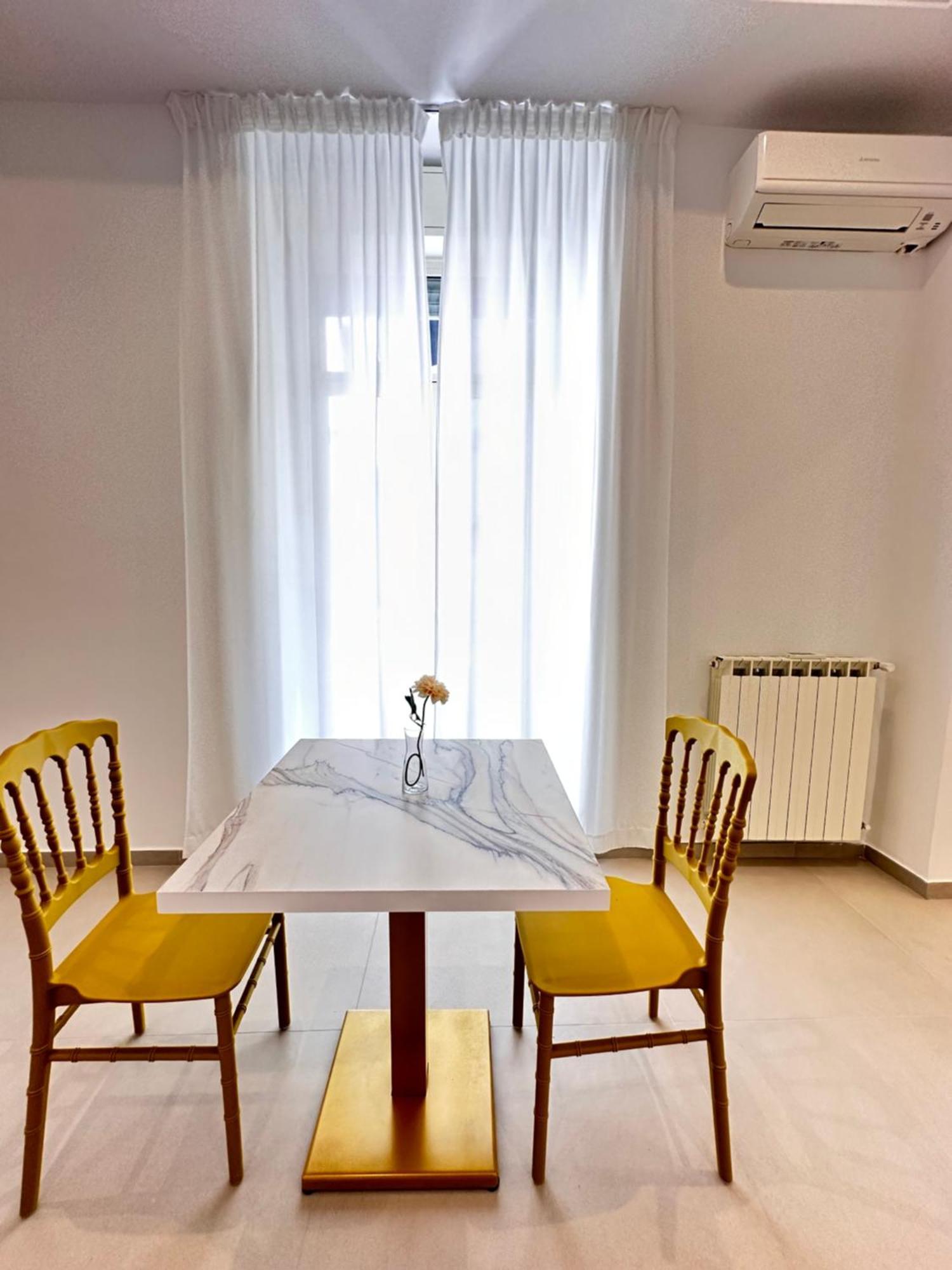 Bed & Breakfast Blu Parthenope A Spaccanapoli *
