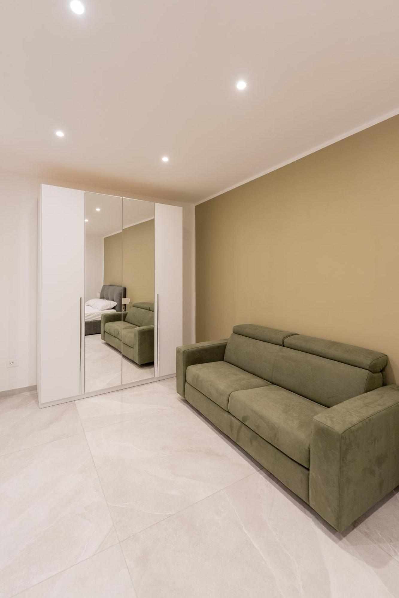 Gaudioso Center * Naples