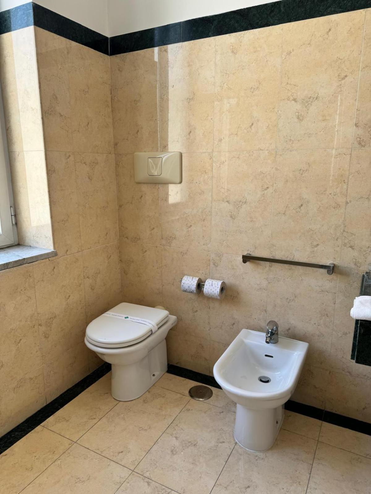 Gli Angioini Srl Aparthotel *