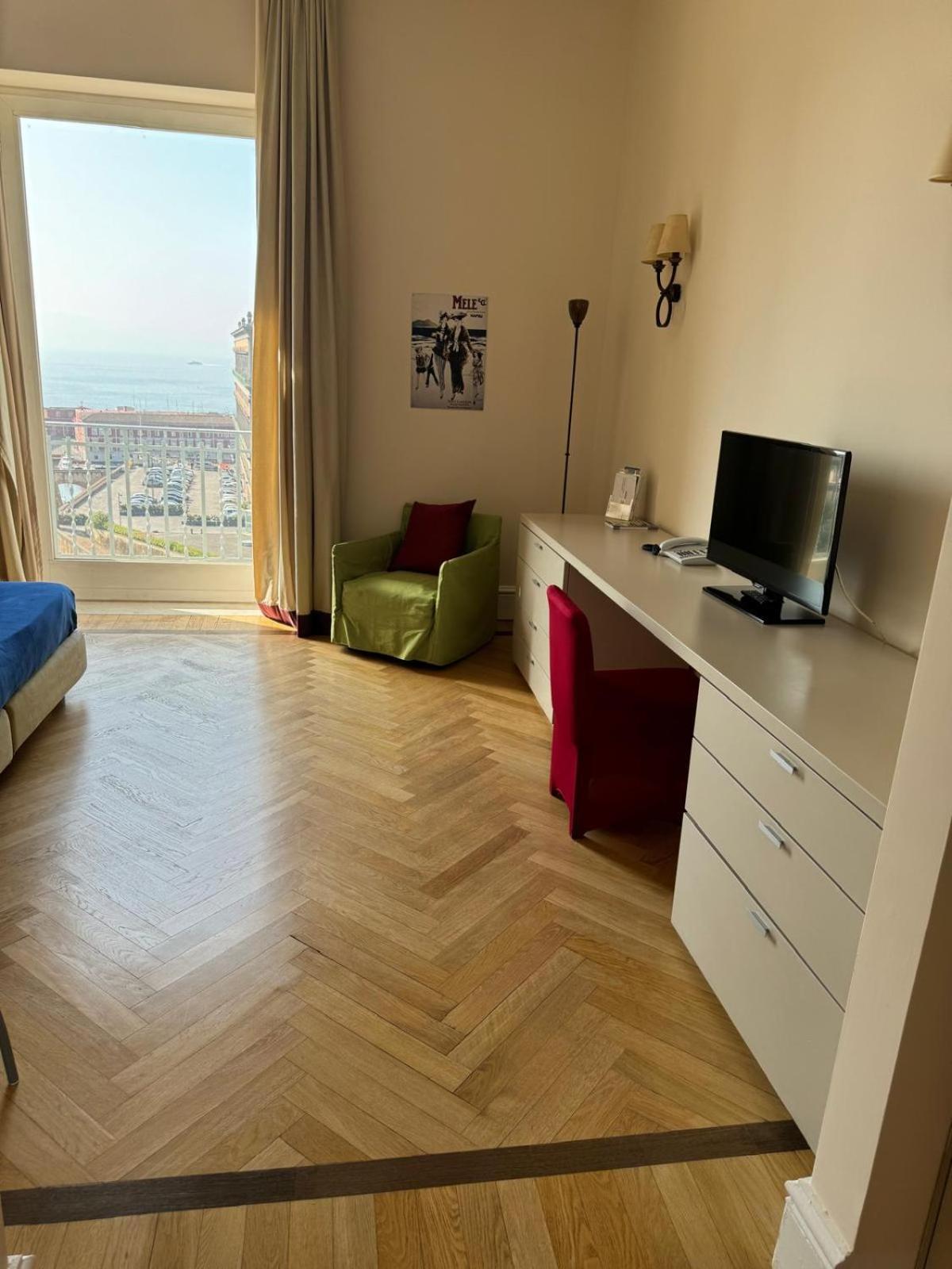 Gli Angioini Srl Aparthotel *