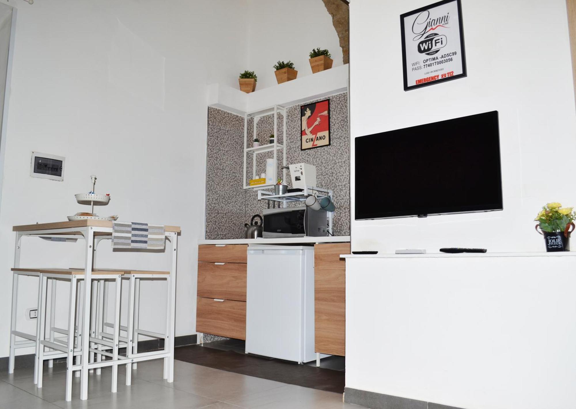 Gianni's Spaccanapoli Apartment