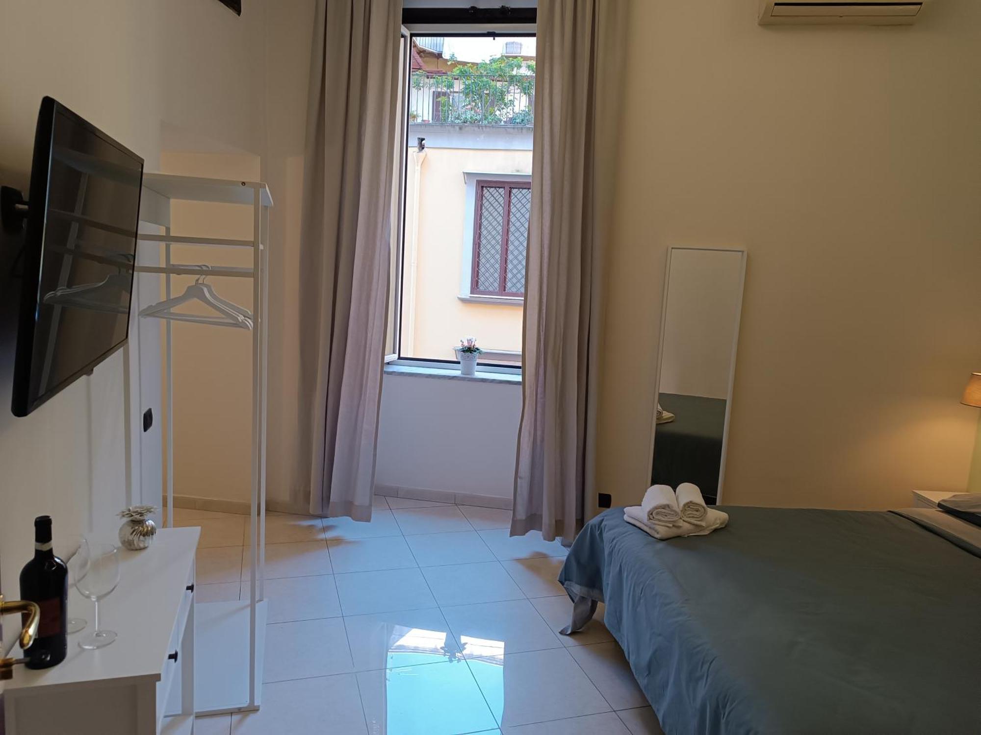 Residenza Geri - And Centro Bed & Breakfast Naples