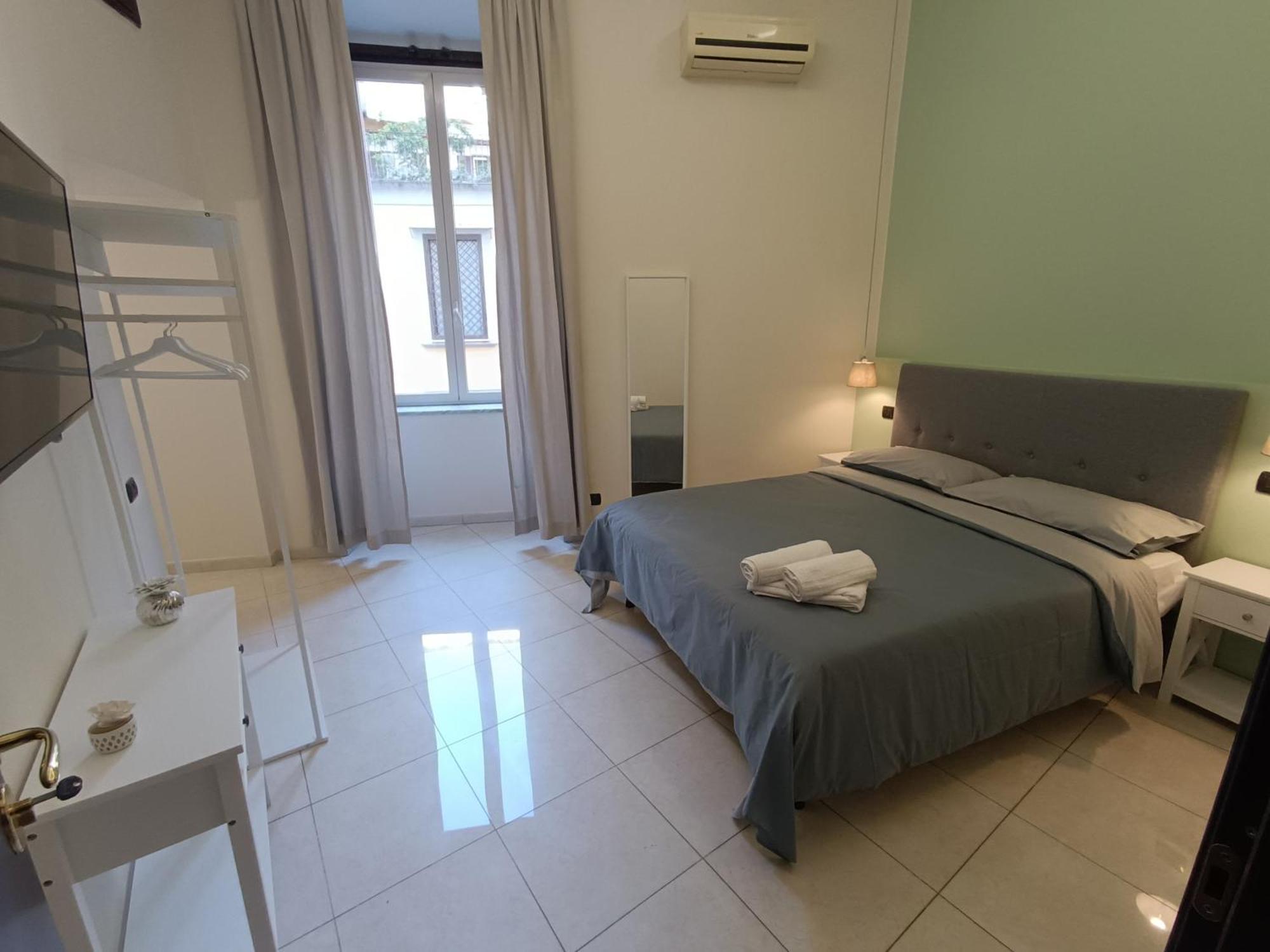 Residenza Geri - And Centro Bed & Breakfast Naples