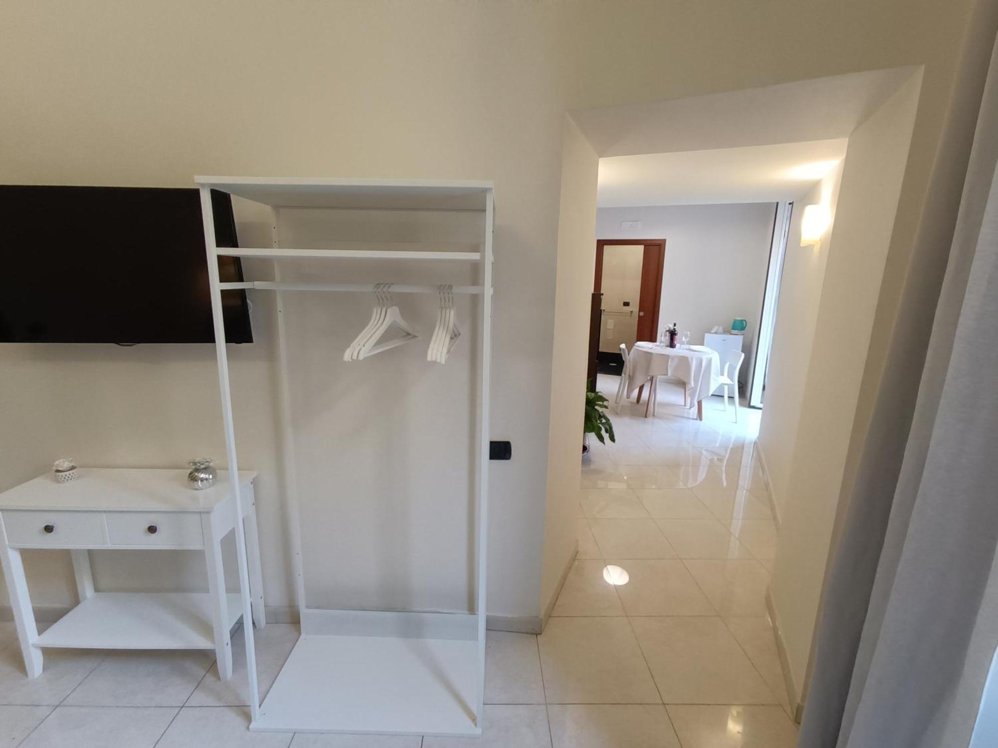 Residenza Geri - And Centro Bed & Breakfast