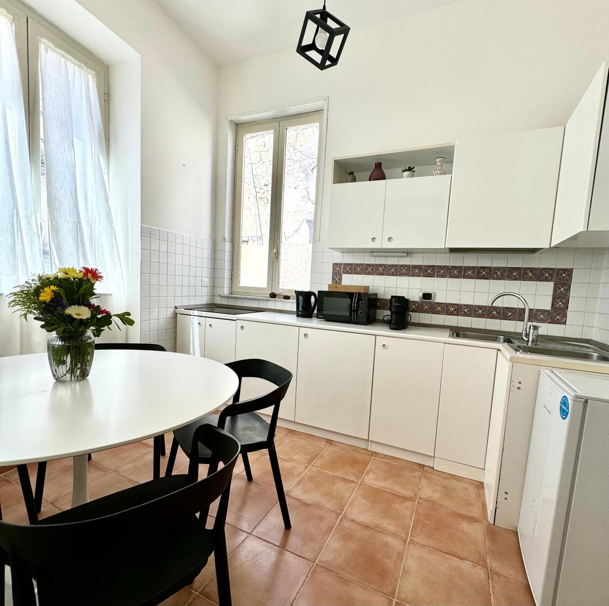 Montesanto Charm Centro Storico Apartment *