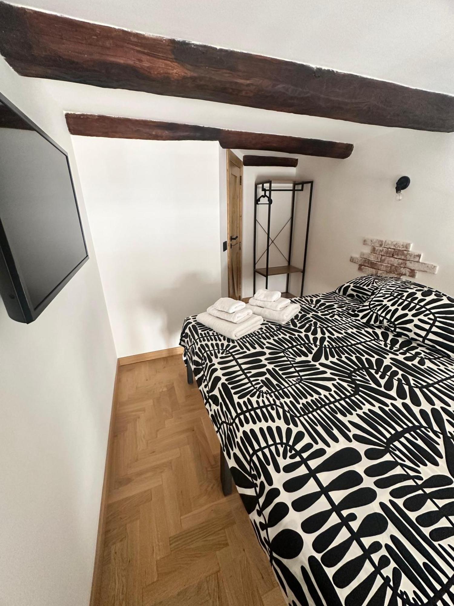 Delta Urban Loft Apartment