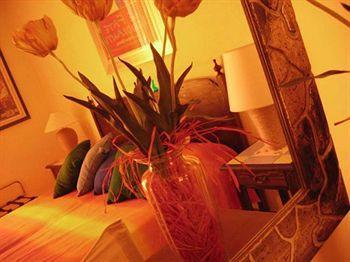 Bed Morelli 49 , Chiaia Naples