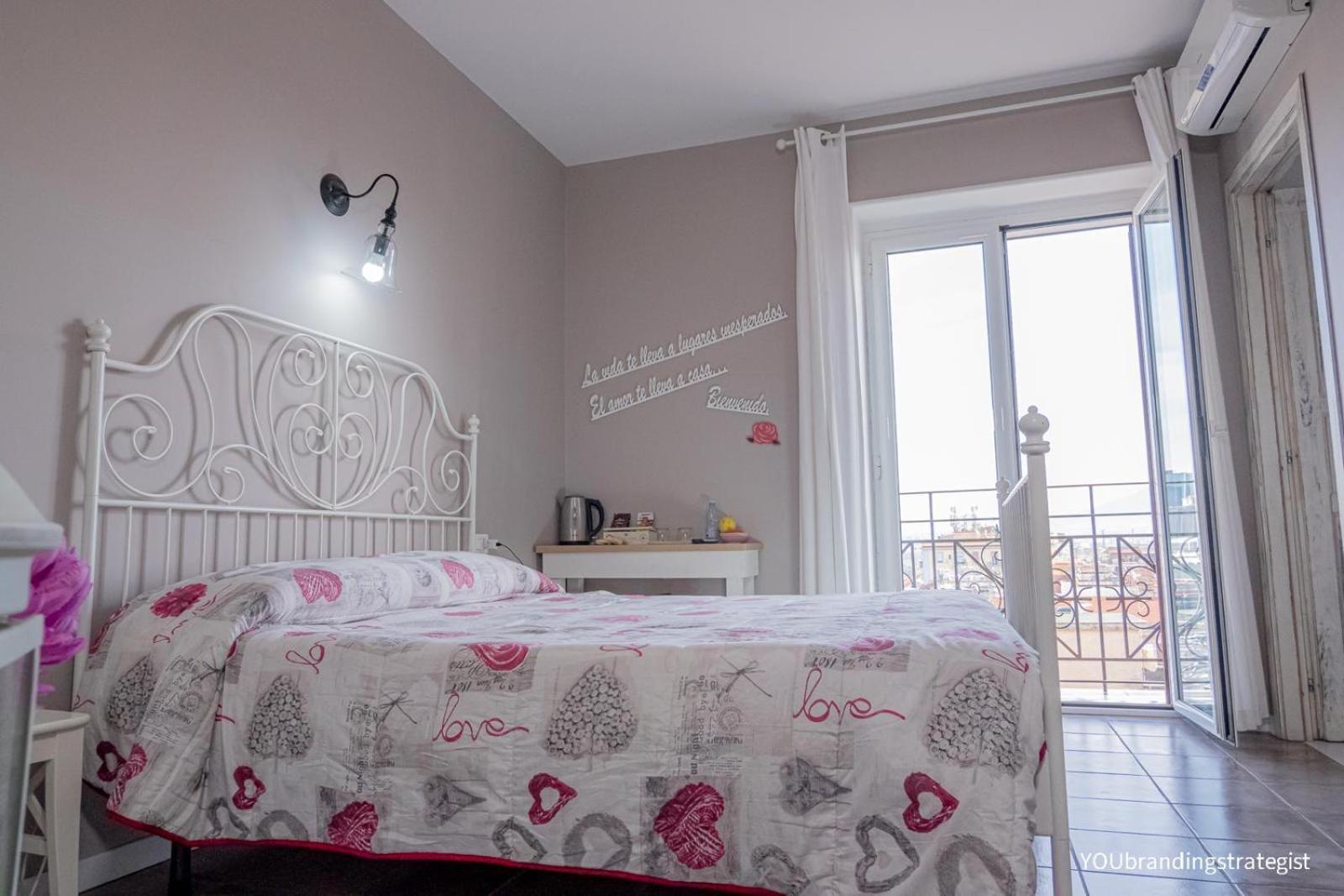 Bed & Breakfast La Peonia Naples