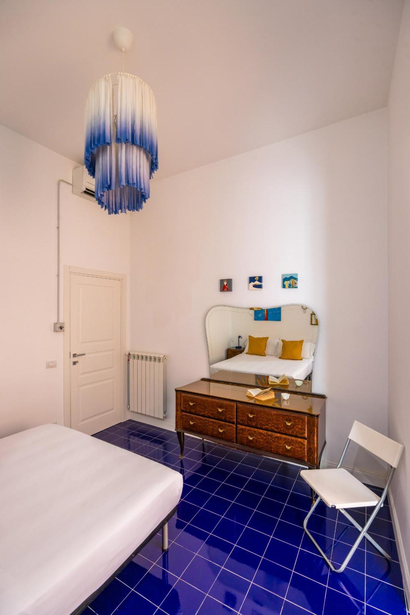 Apartment Piazza Miraglia - By Wonderful Italy Naples