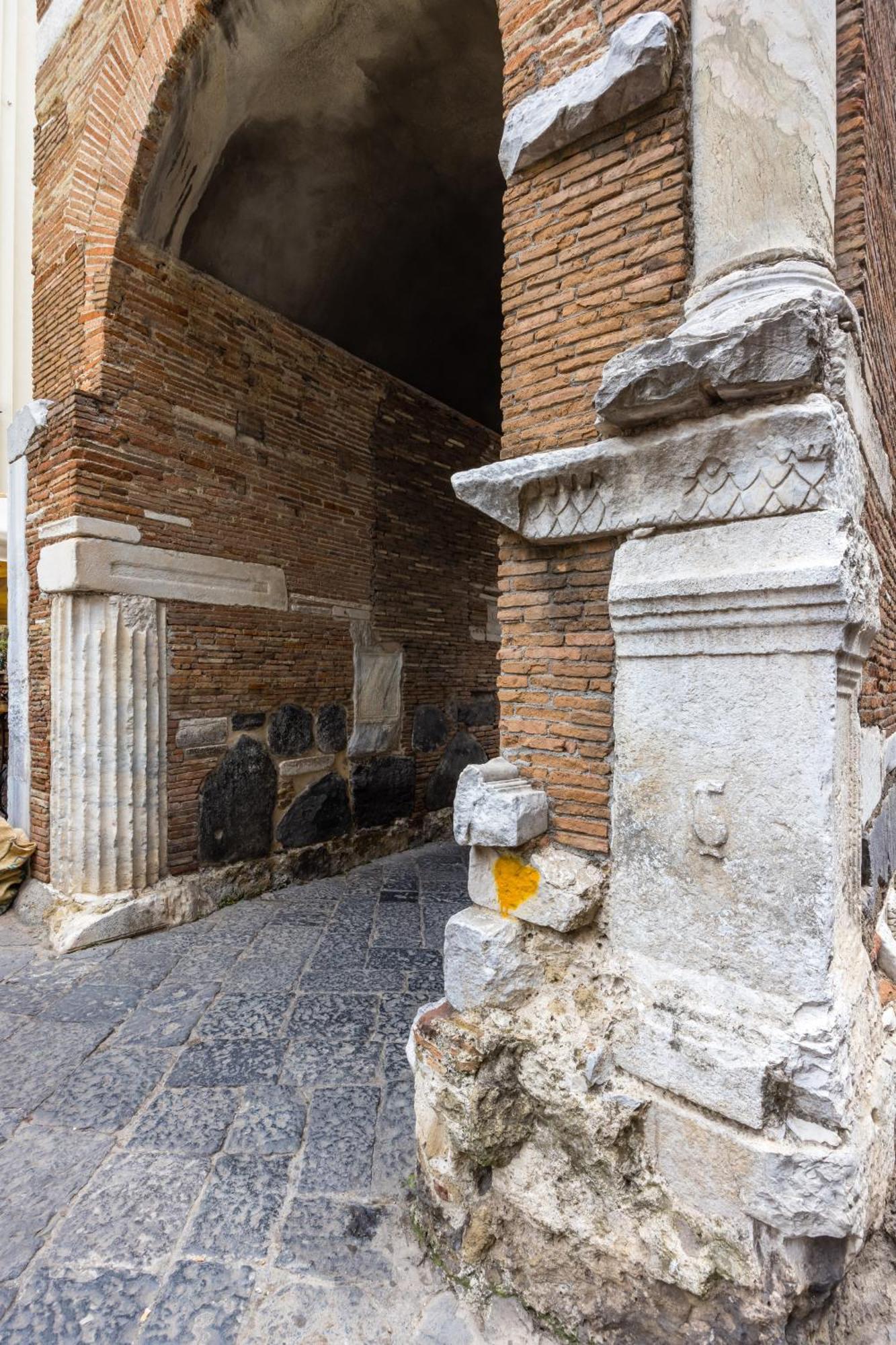 Piazza Miraglia - By Wonderful Italy *