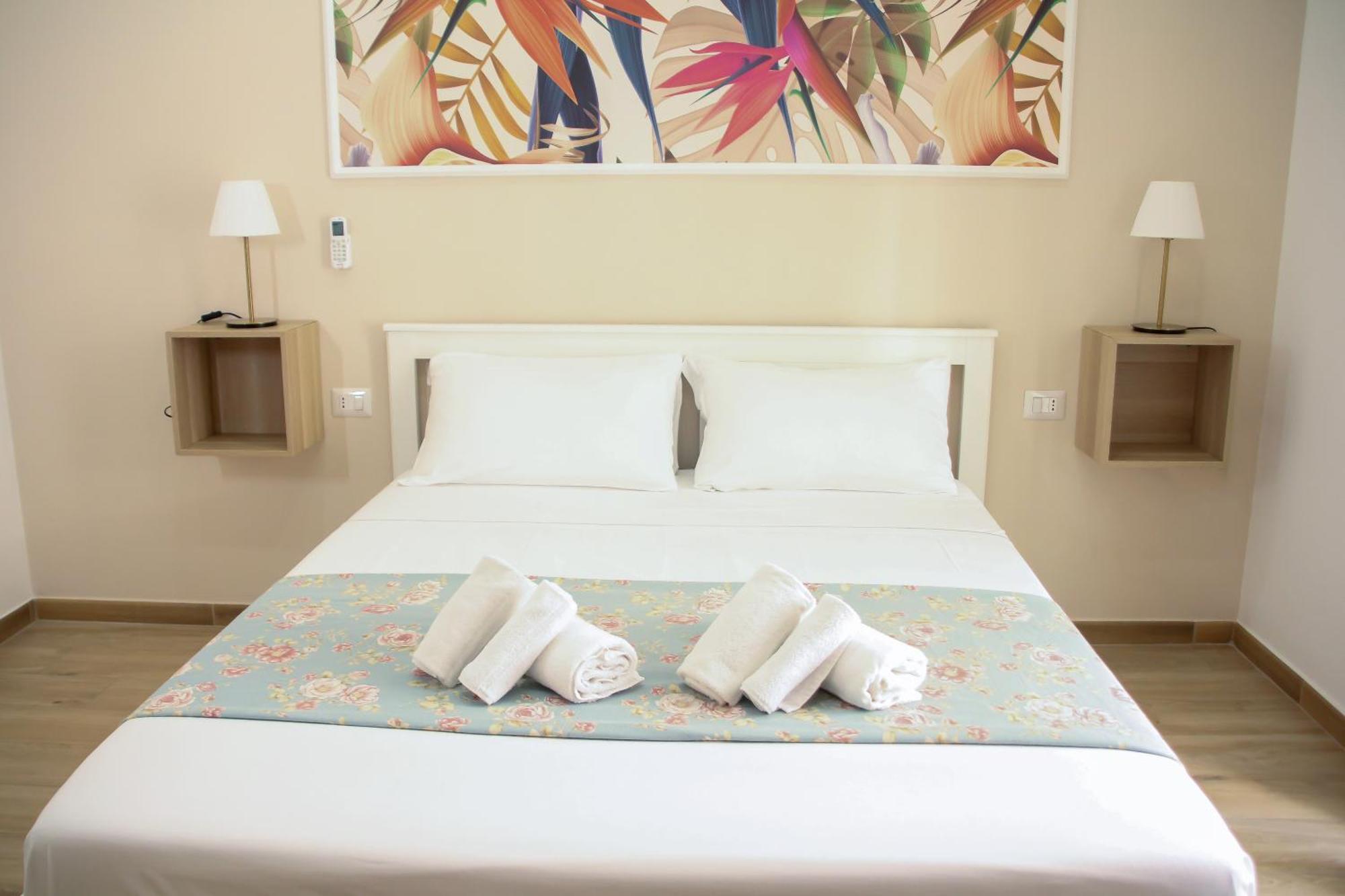 Vpm Train Station Guest house *