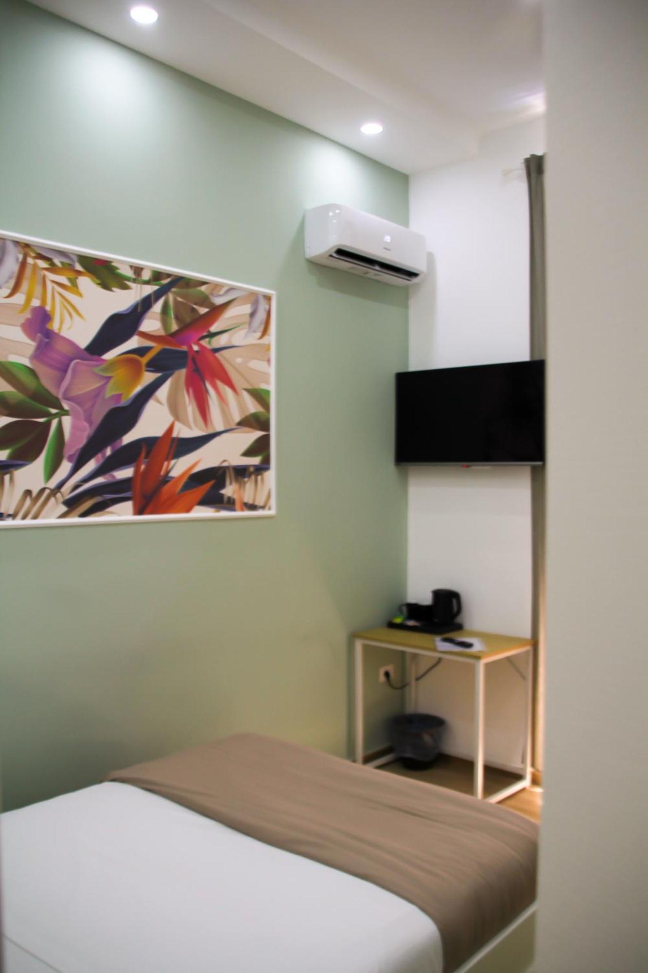Vpm Train Station Guest house