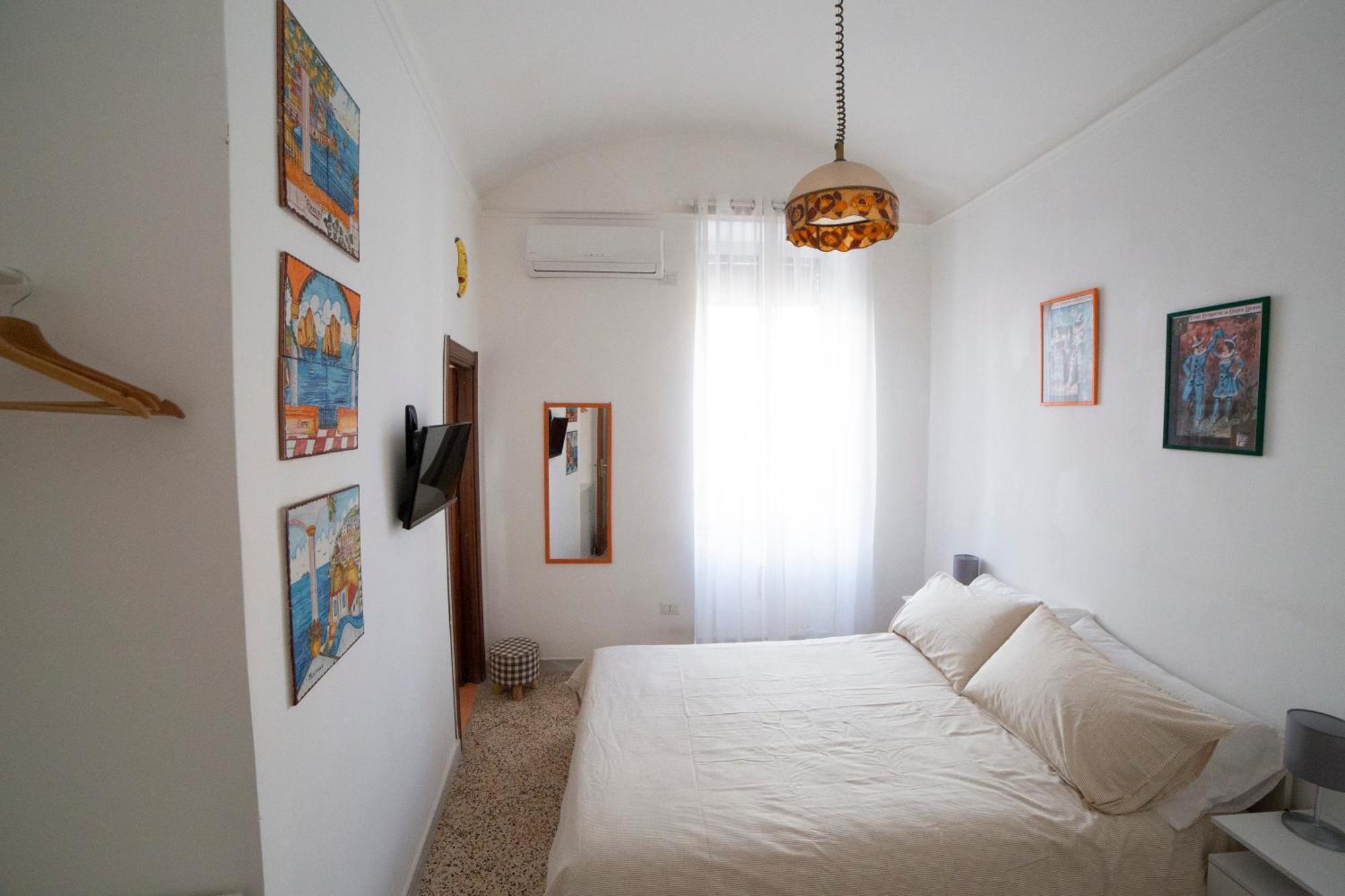 Etnuvio, Double In Bed & Breakfast