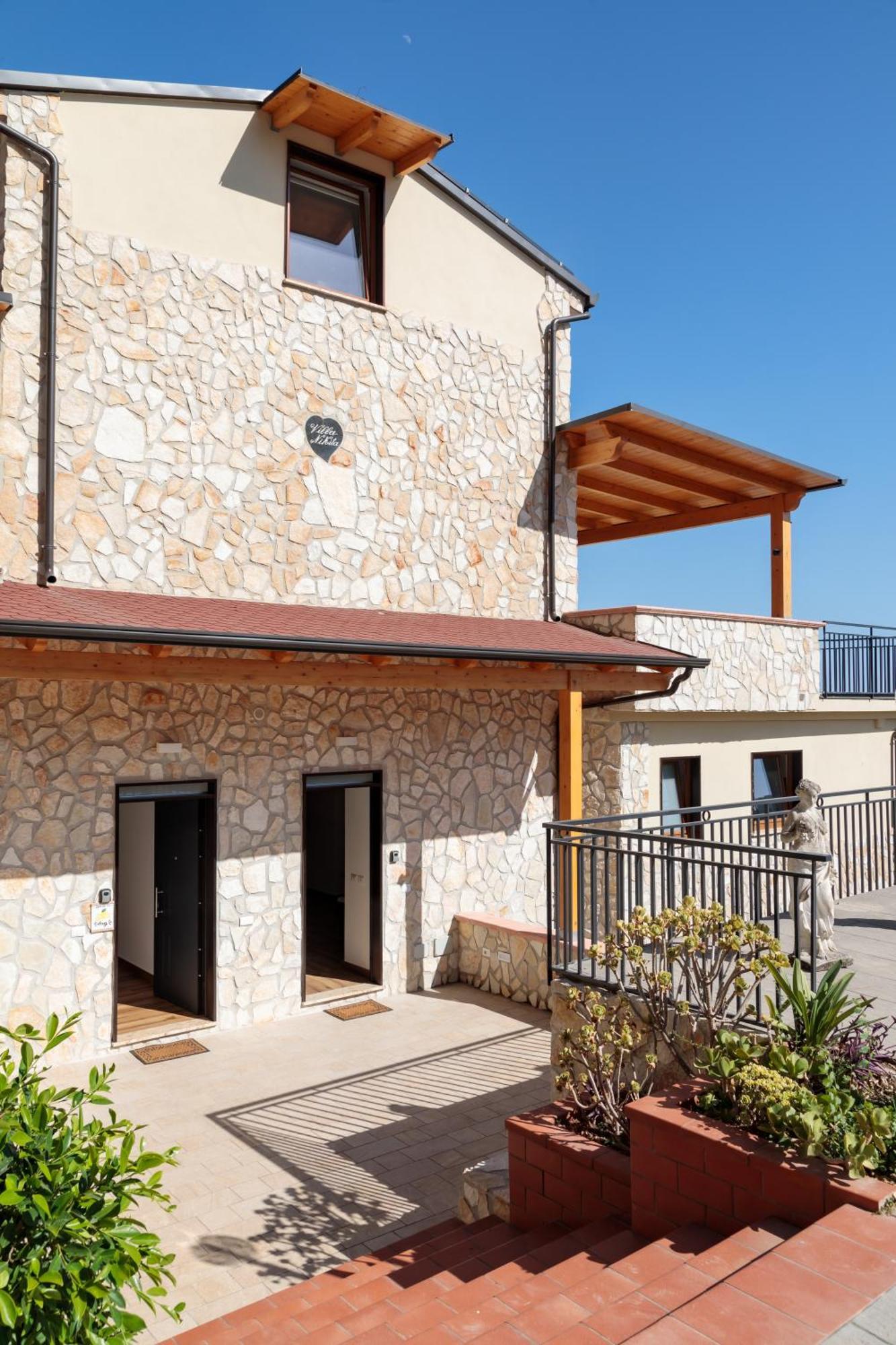 Nikita Casa Dei Girasoli Villa *